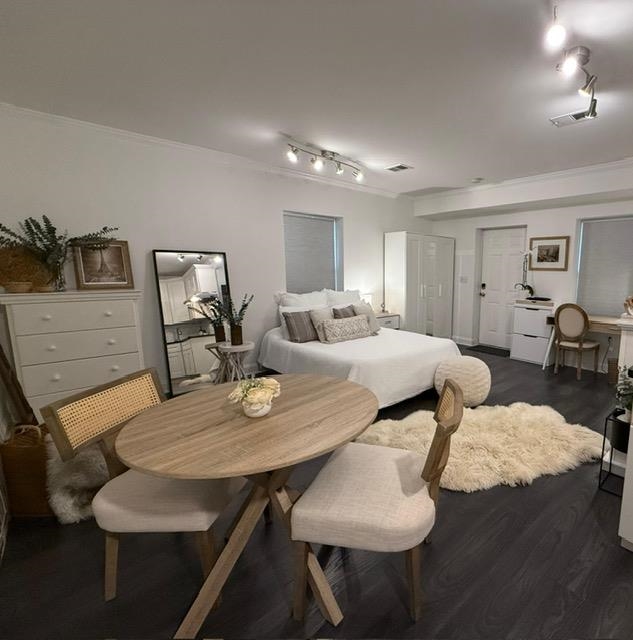 244 CAMBRIDGE AVE Unit: B