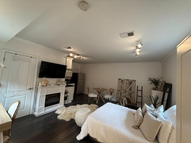 244 CAMBRIDGE AVE Unit: B