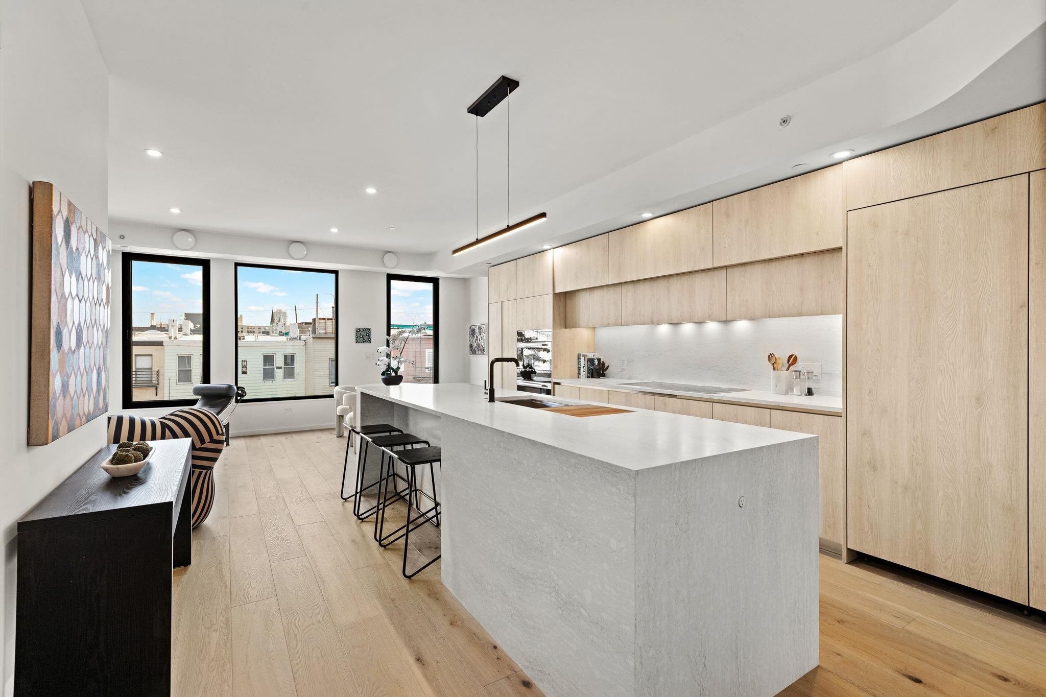 413 MONROE ST Unit: 500