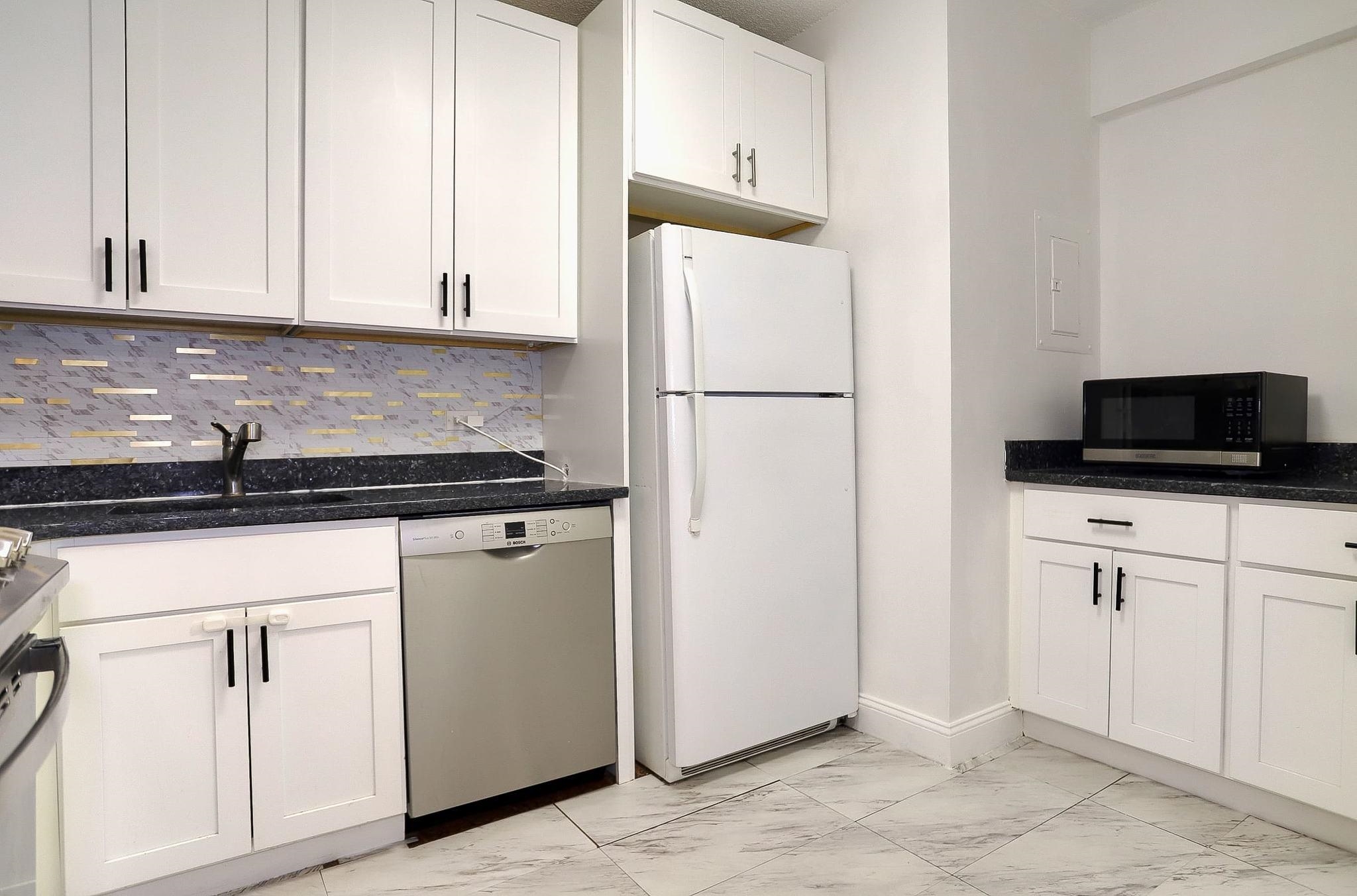 45 RIVER DR SOUTH Unit: 912