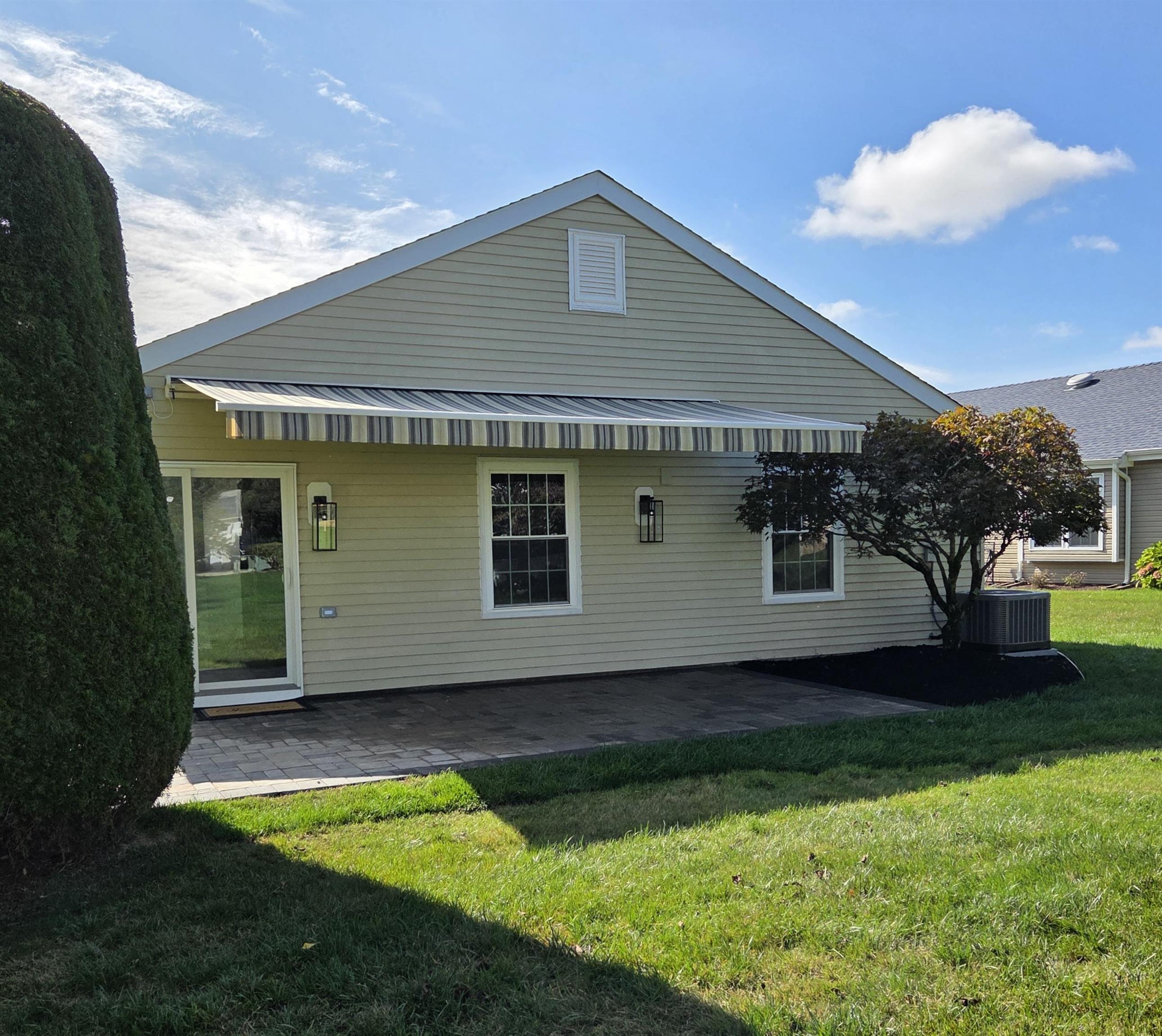 93 MANSFIELD AVE