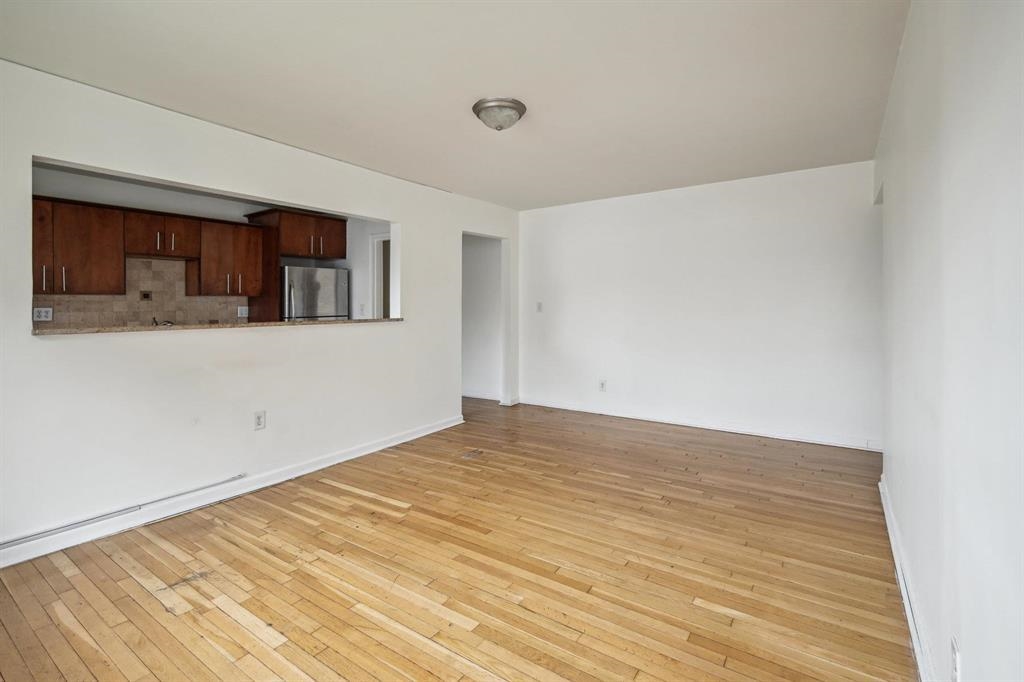 210 WOODCLIFF AVE Unit: 1D