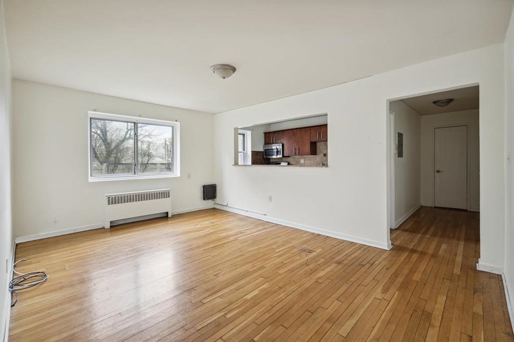 210 WOODCLIFF AVE Unit: 1D
