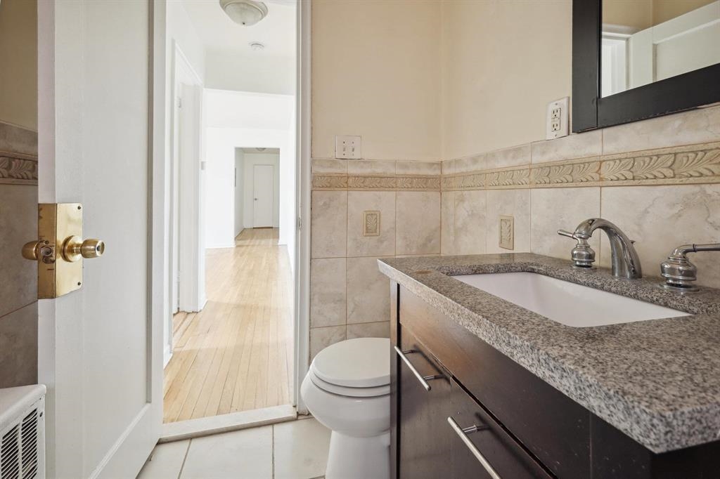 210 WOODCLIFF AVE Unit: 1D