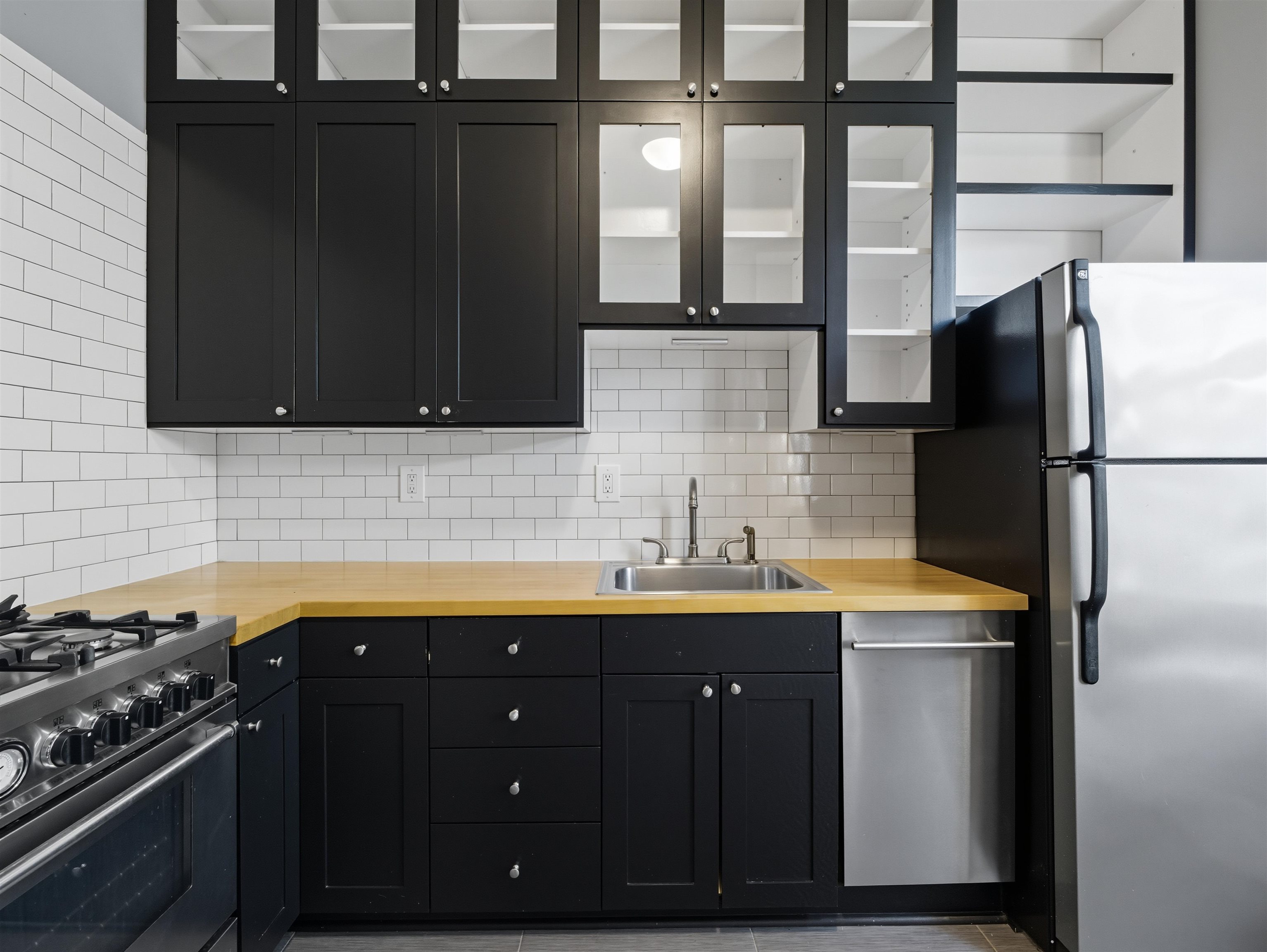 155 BOWERS ST Unit: 3