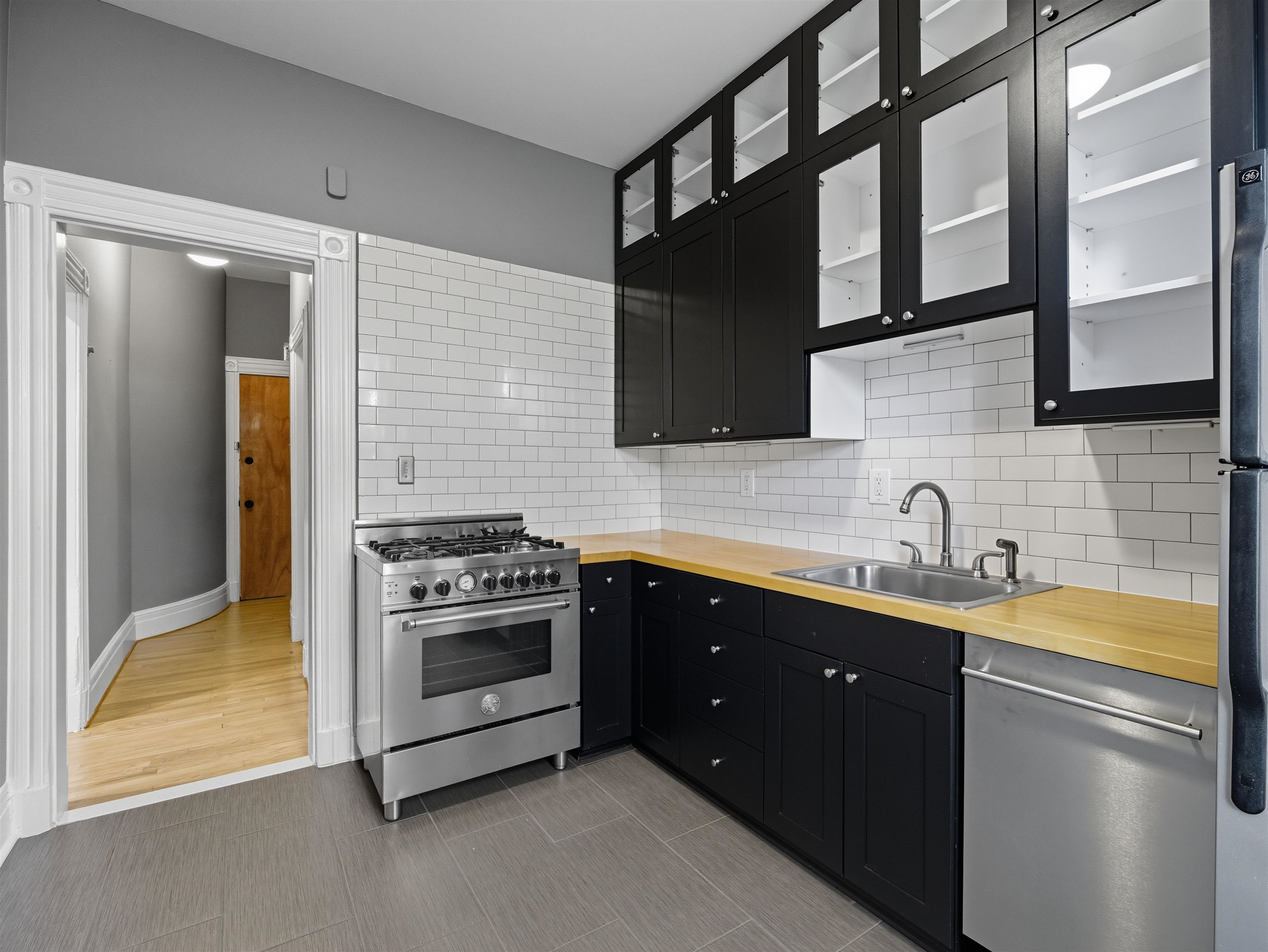 155 BOWERS ST Unit: 3