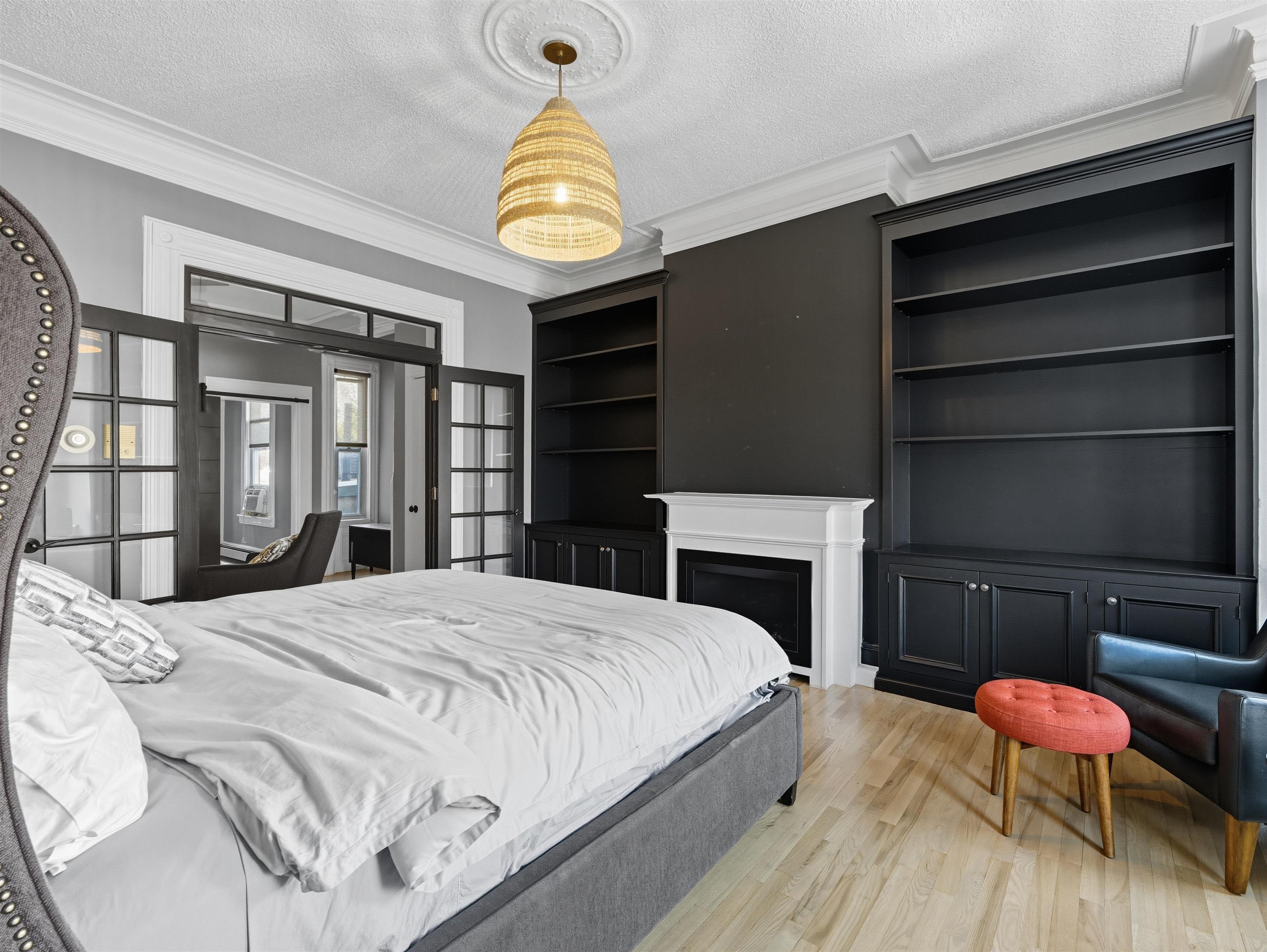 155 BOWERS ST Unit: 3