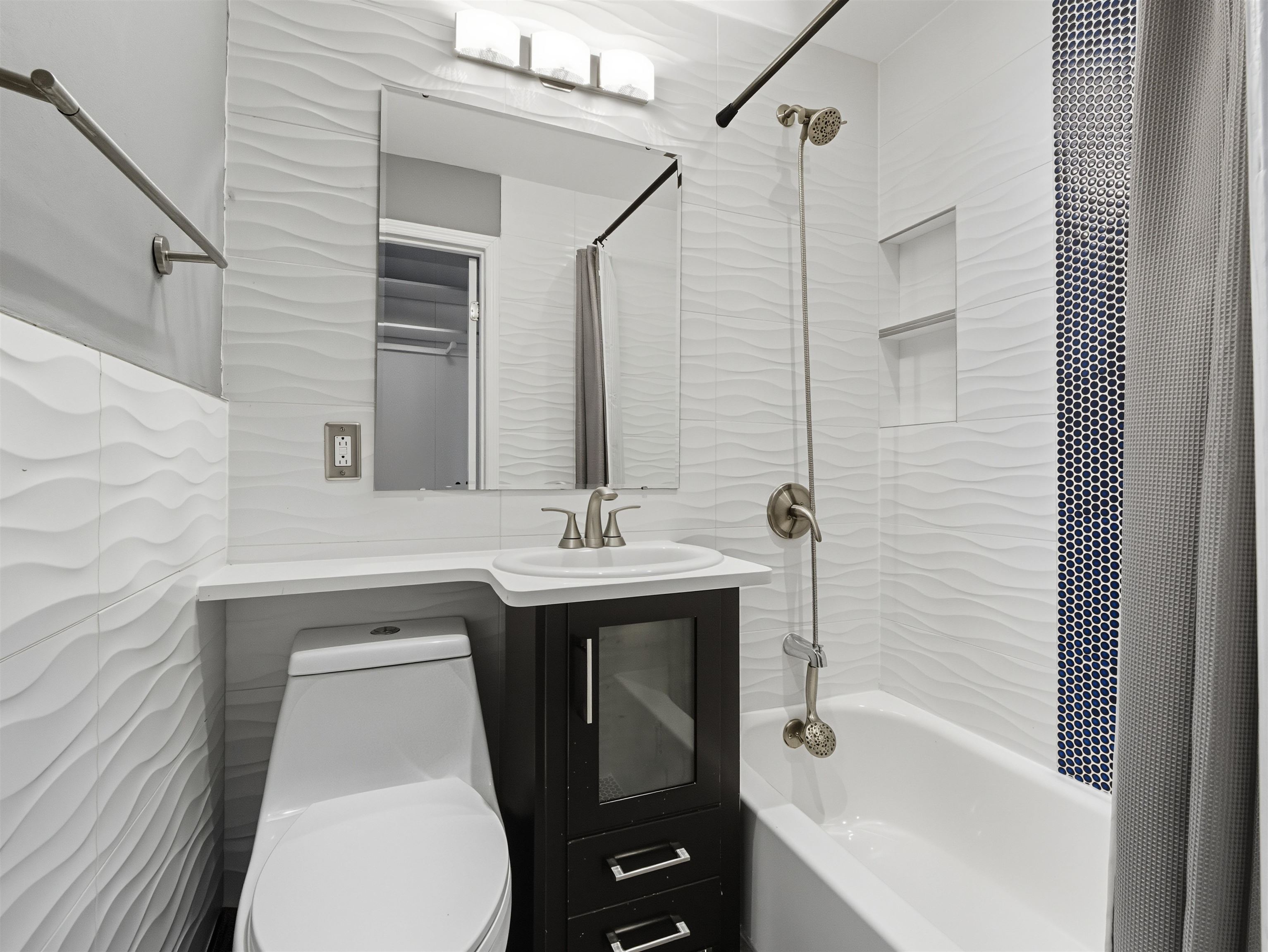 155 BOWERS ST Unit: 3