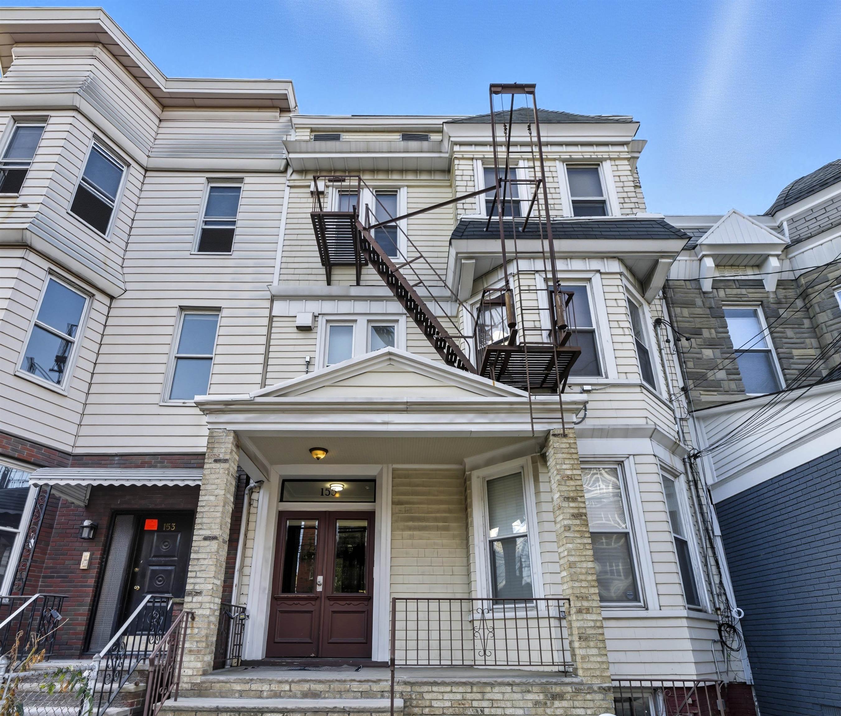 155 BOWERS ST Unit: 3