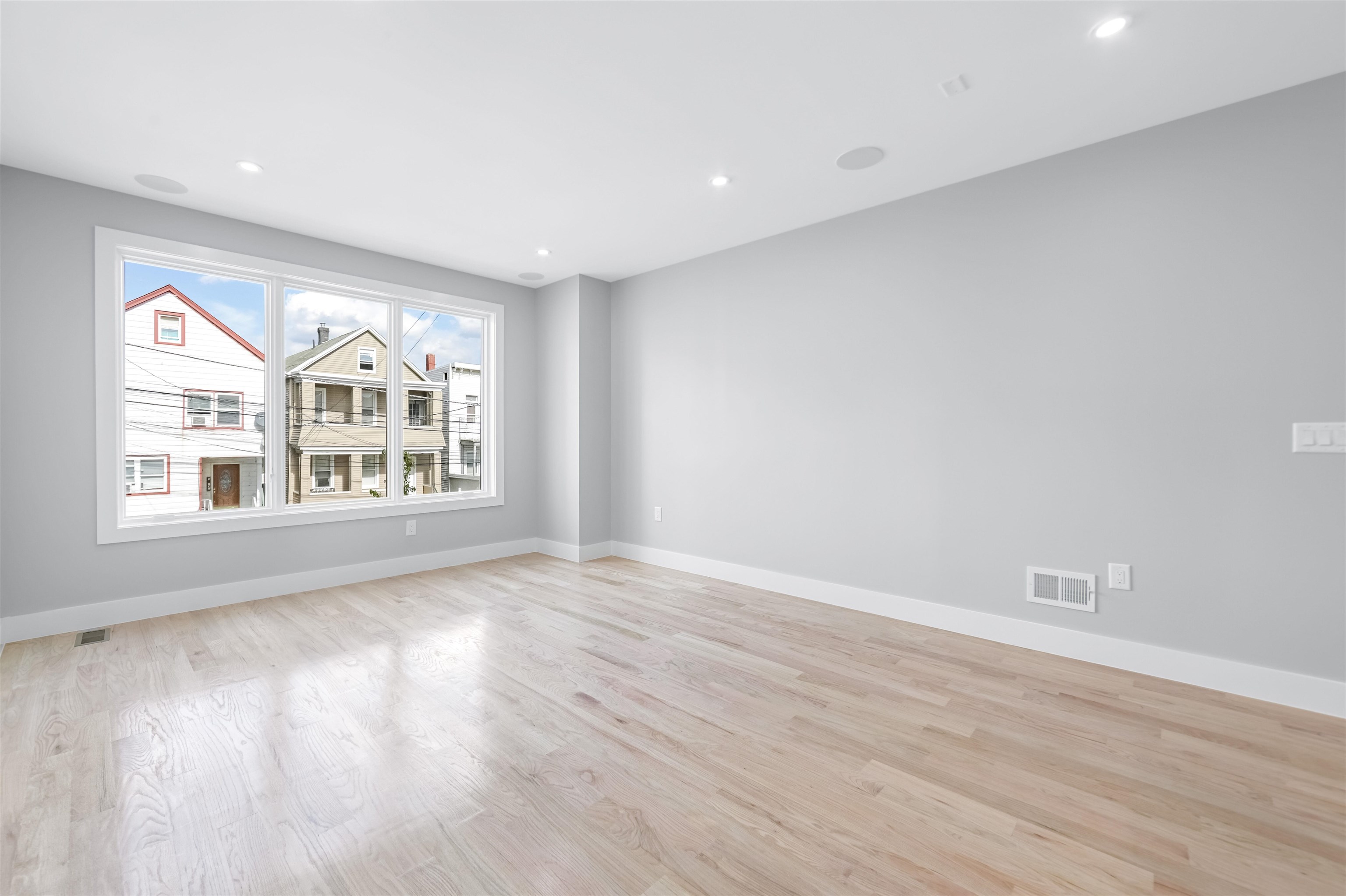 88 WEST 20TH ST Unit: 1