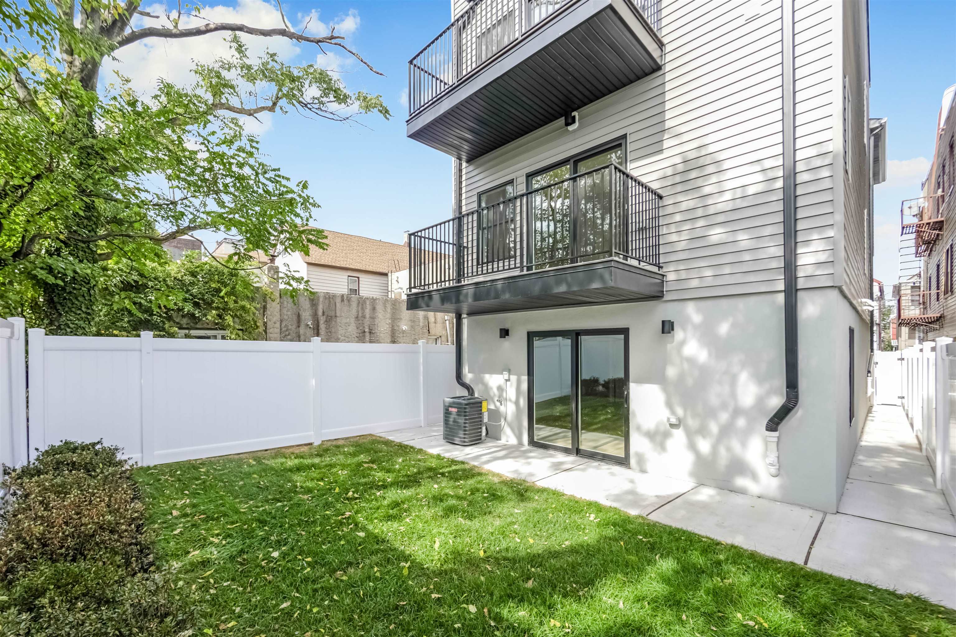 88 WEST 20TH ST Unit: 1