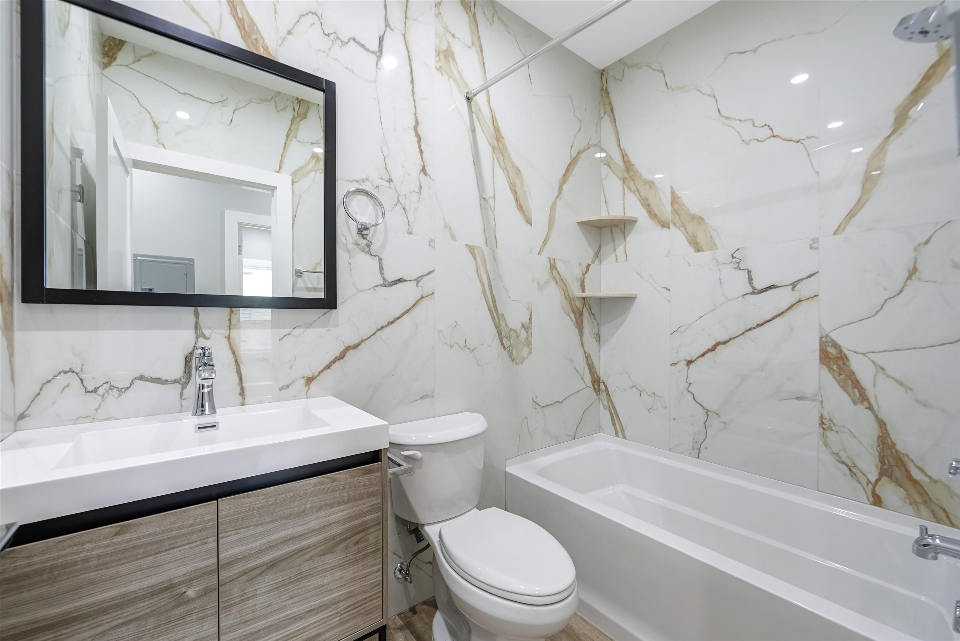 88 WEST 20TH ST Unit: 1
