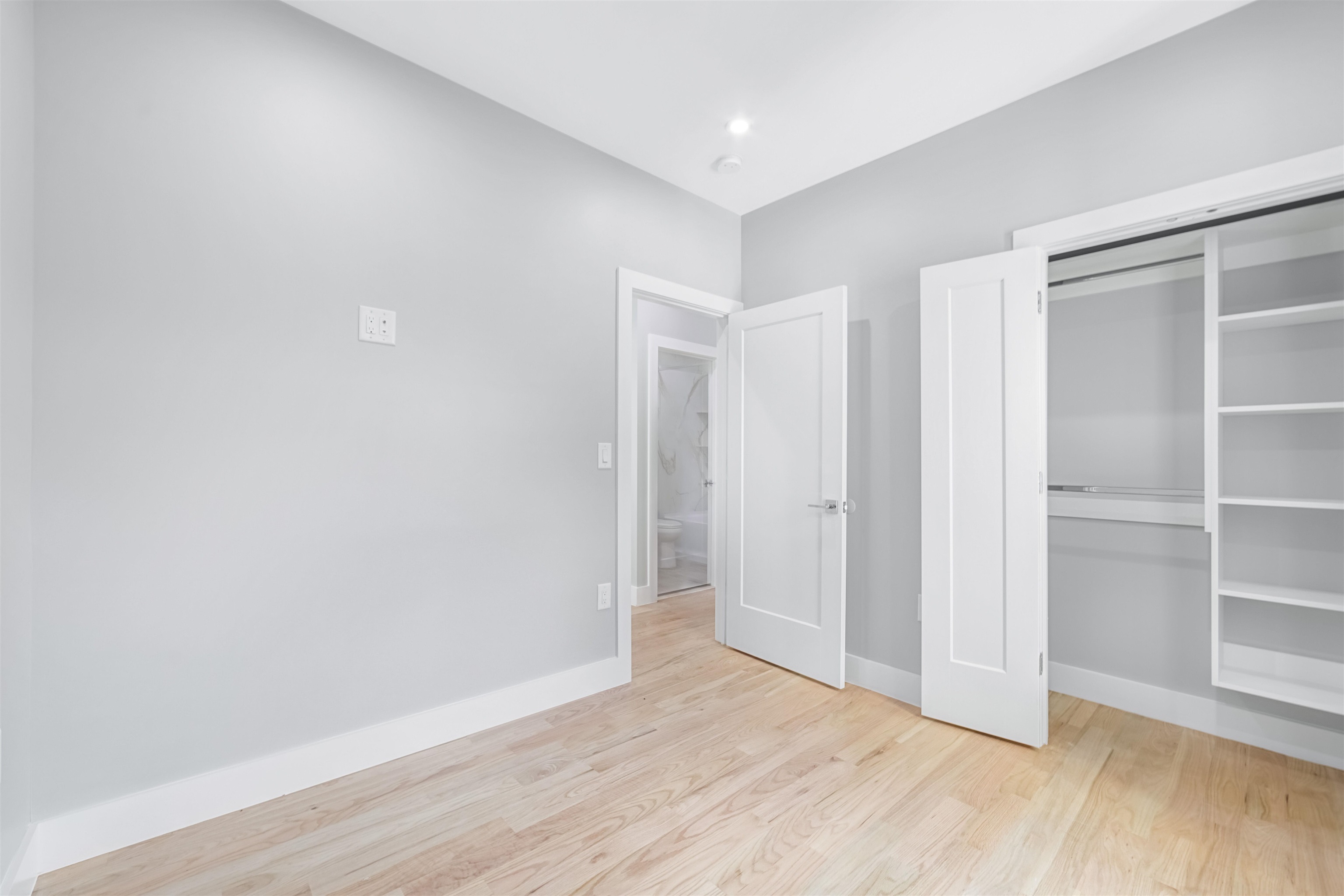 88 WEST 20TH ST Unit: 2