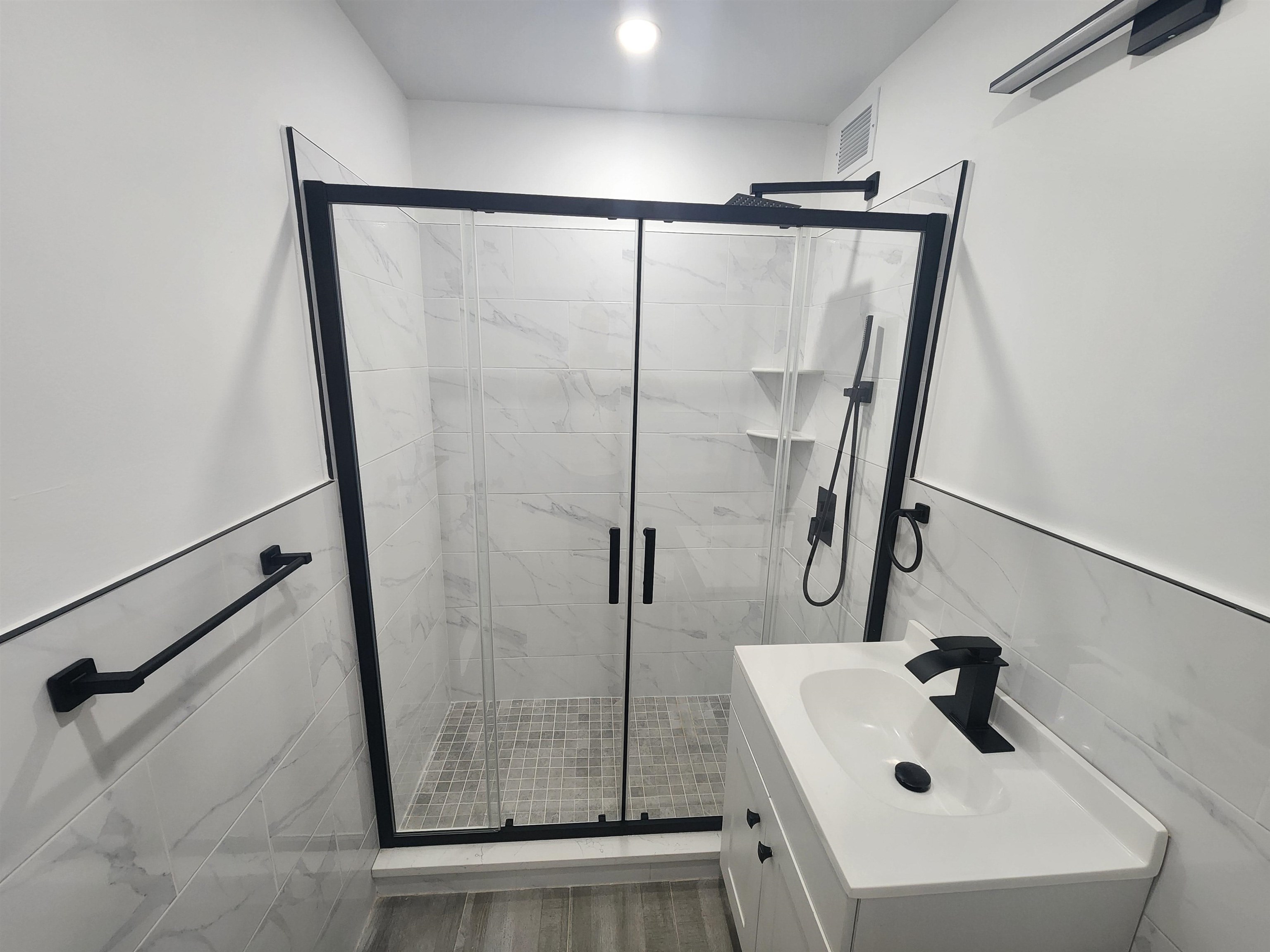 7100 BLVD EAST Unit: 1B