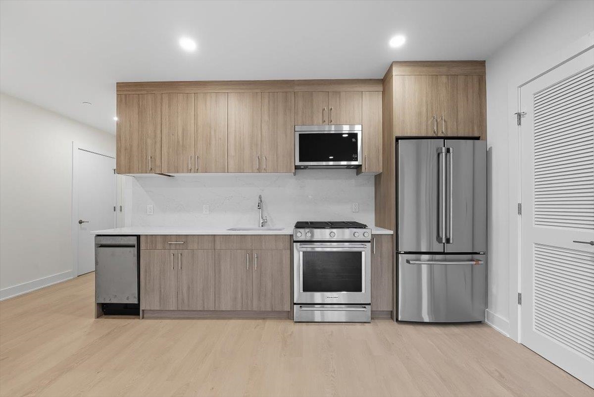 303 MADISON ST Unit: 508