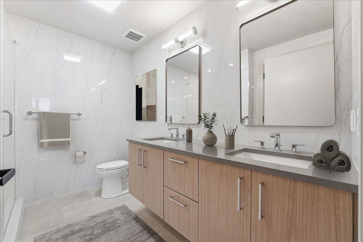 921 MADISON ST Unit: 605