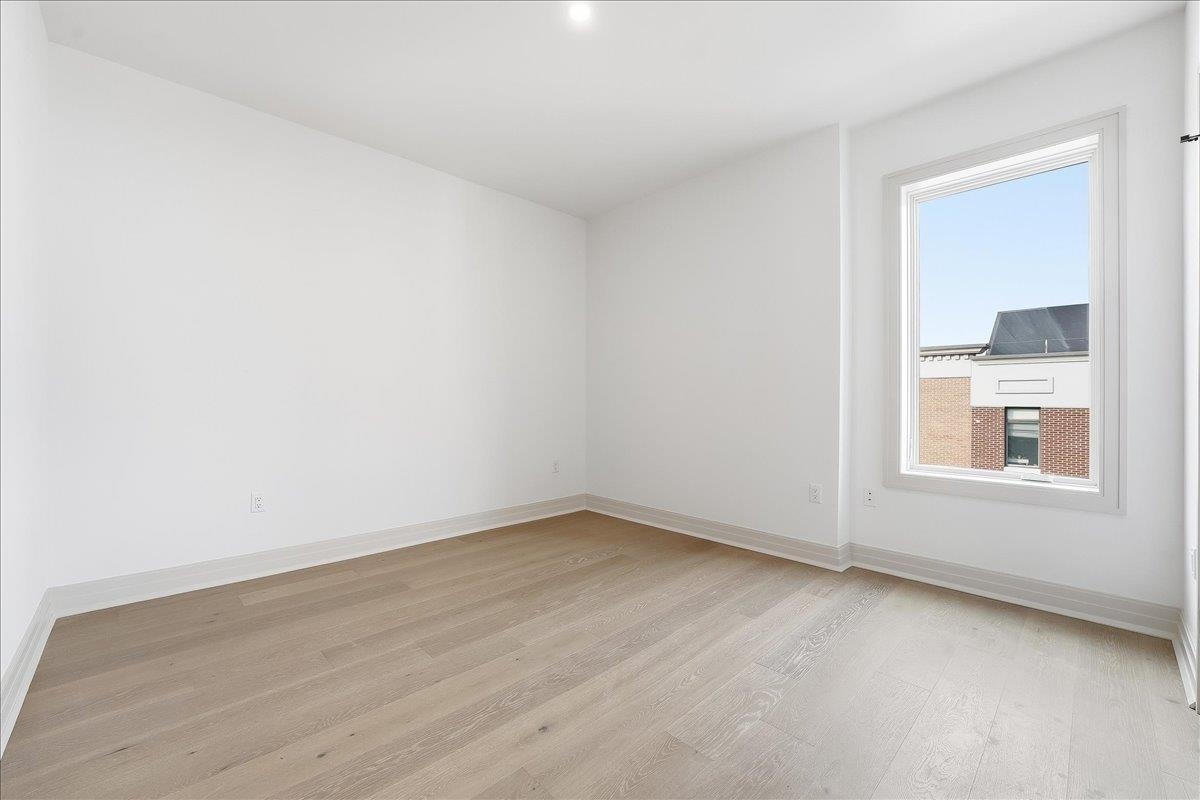 921 MADISON ST Unit: 605