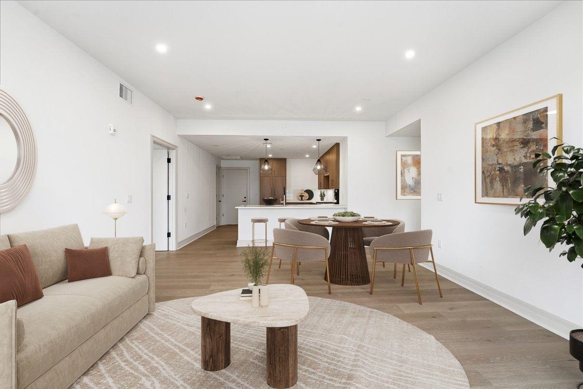 921 MADISON ST Unit: 605