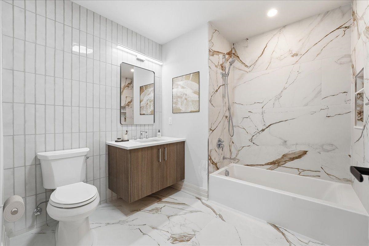 921 MADISON ST Unit: 605