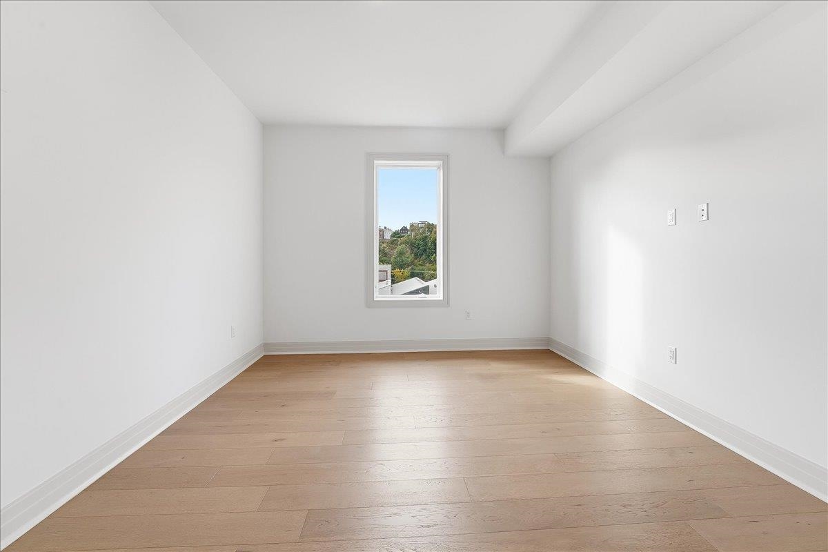 921 MADISON ST Unit: 607