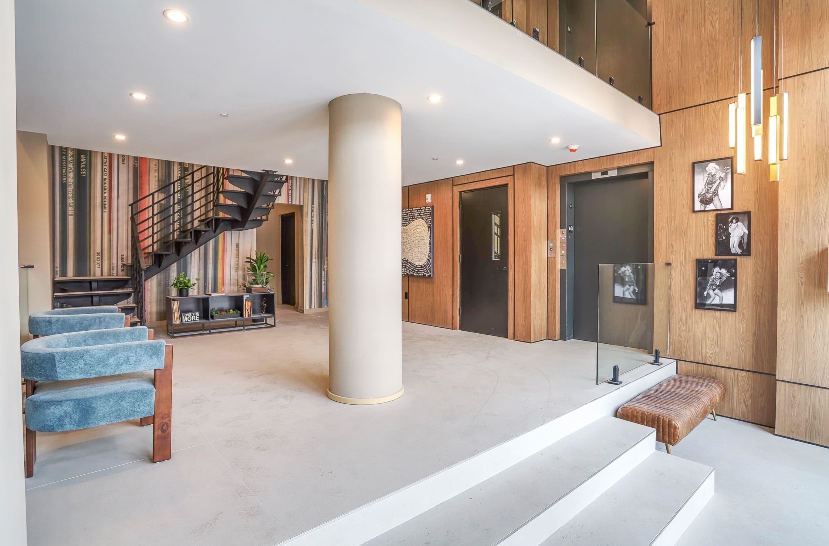 921 MADISON ST Unit: 607