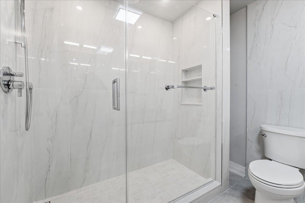 921 MADISON ST Unit: 608