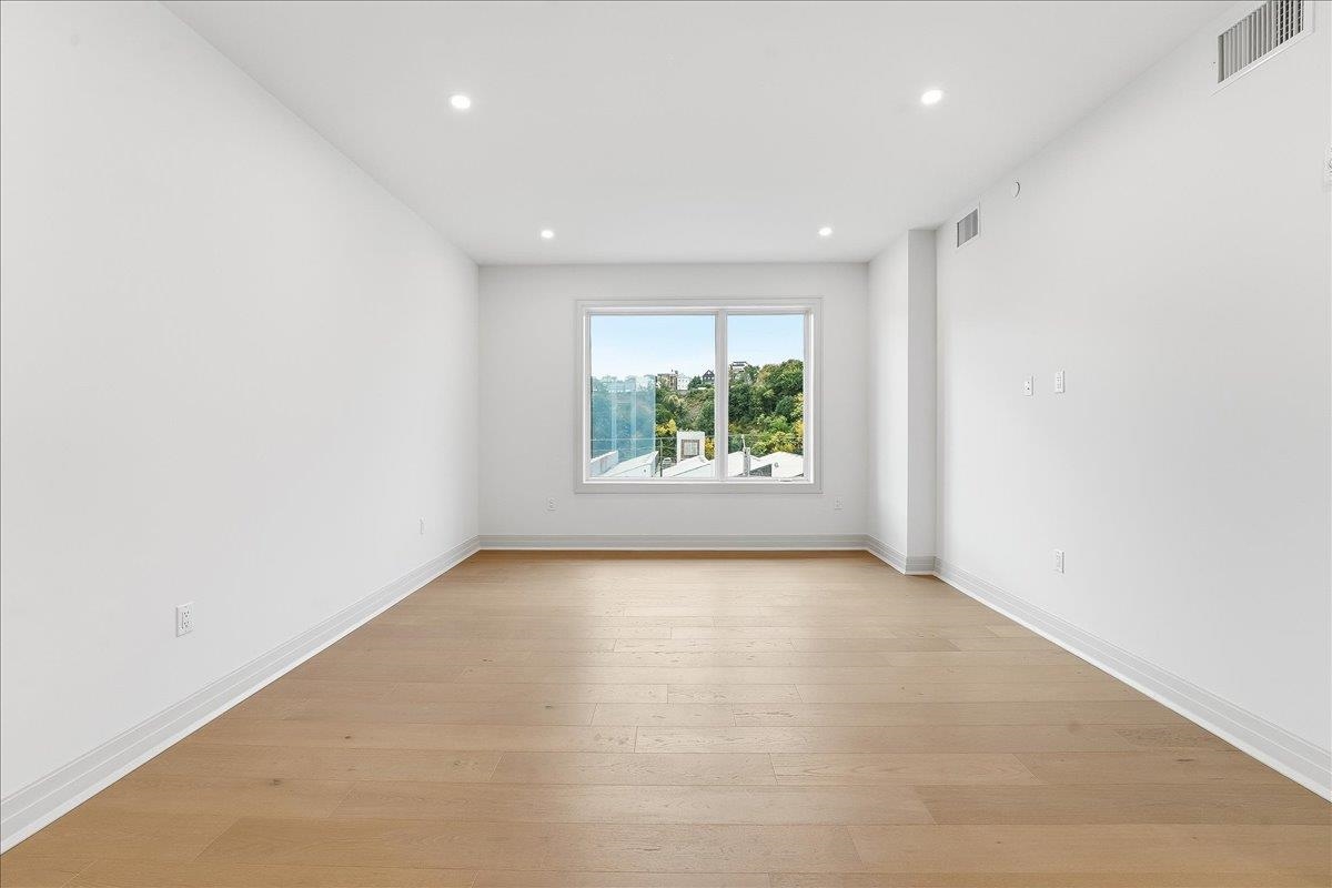 921 MADISON ST Unit: 608