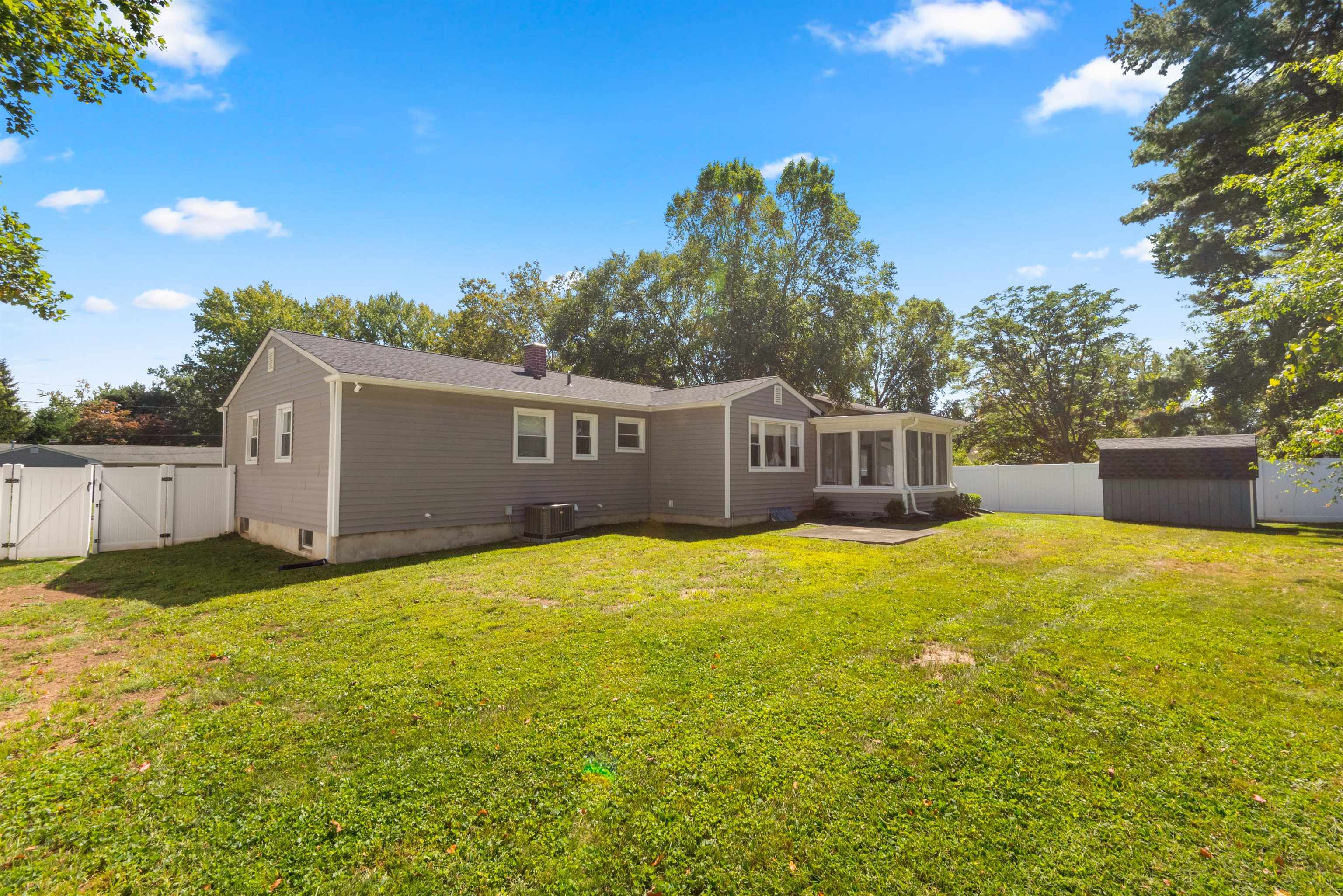 6 HILLSDALE RD