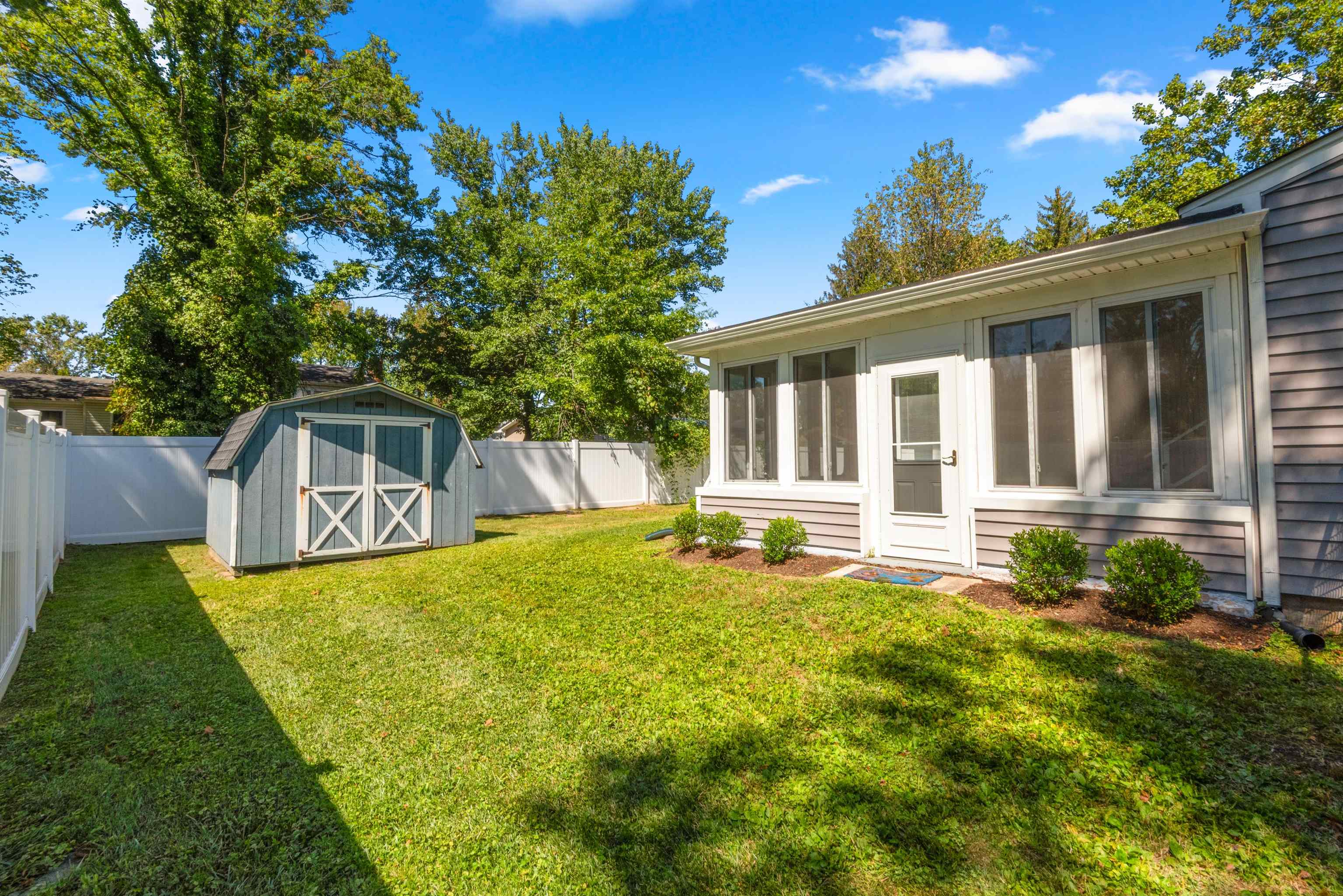 6 HILLSDALE RD