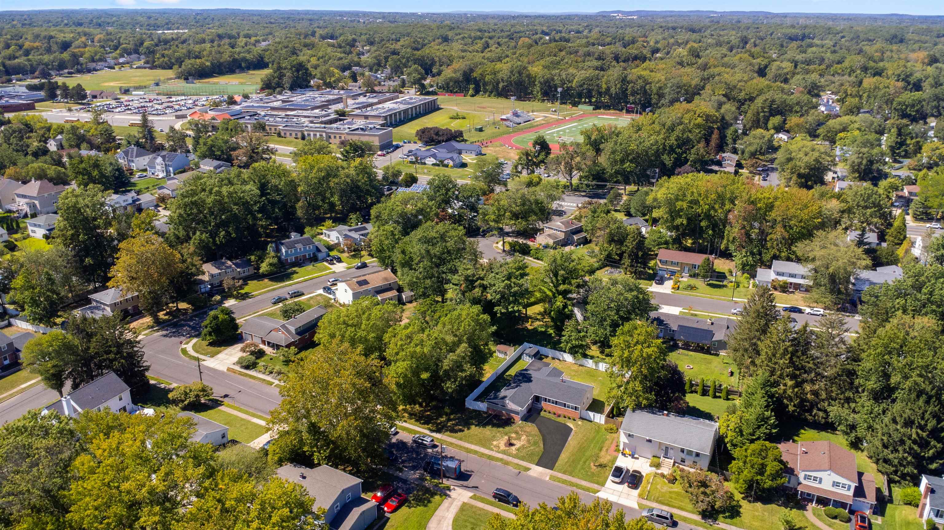 6 HILLSDALE RD