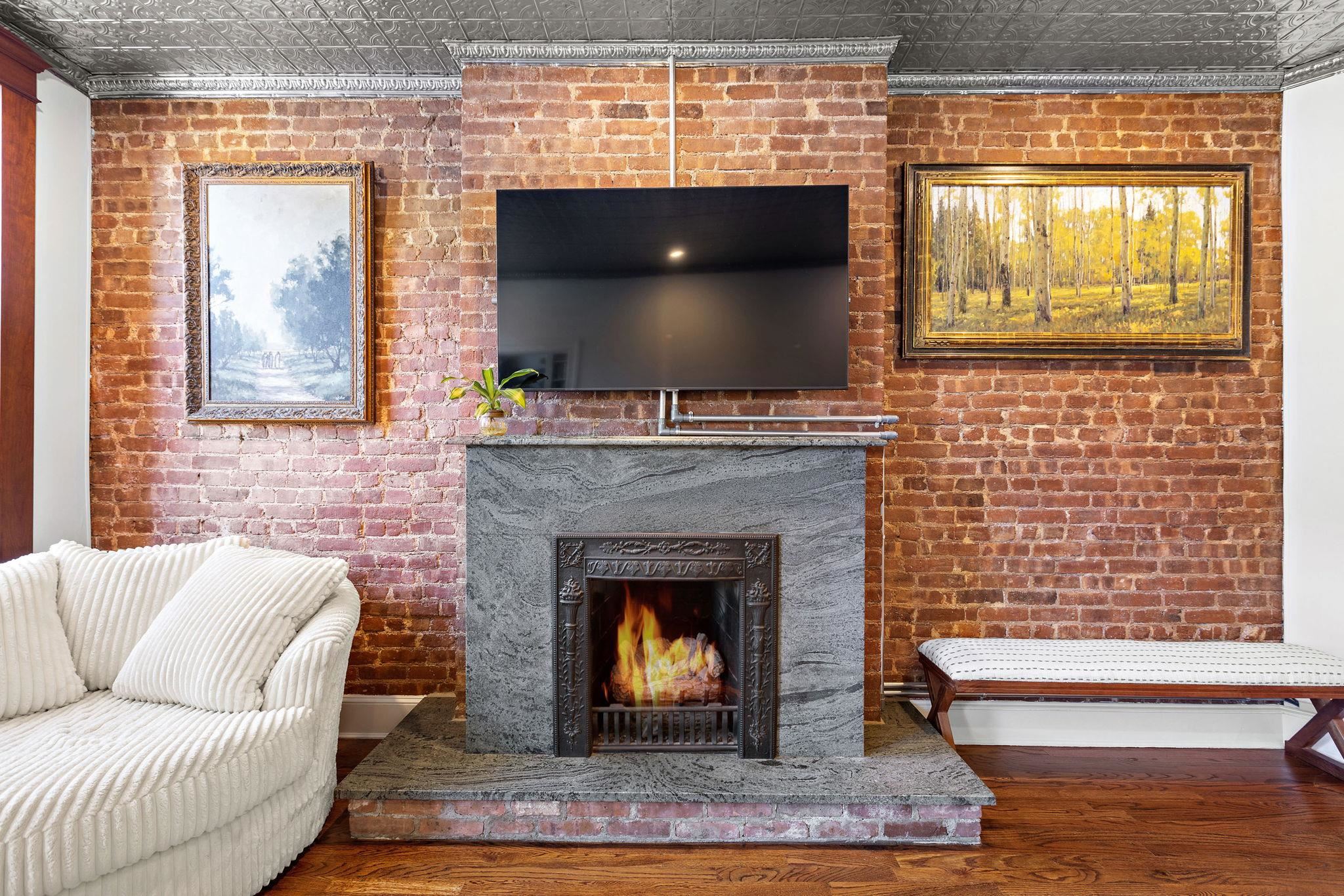 812 WASHINGTON ST Unit: 4