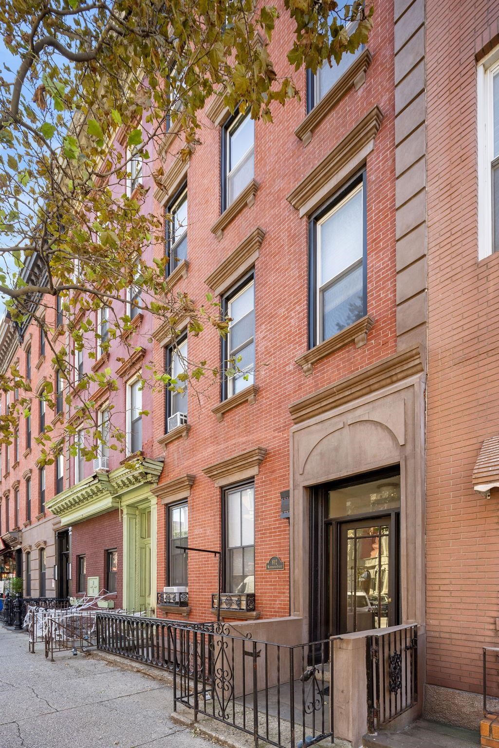 812 WASHINGTON ST Unit: 4