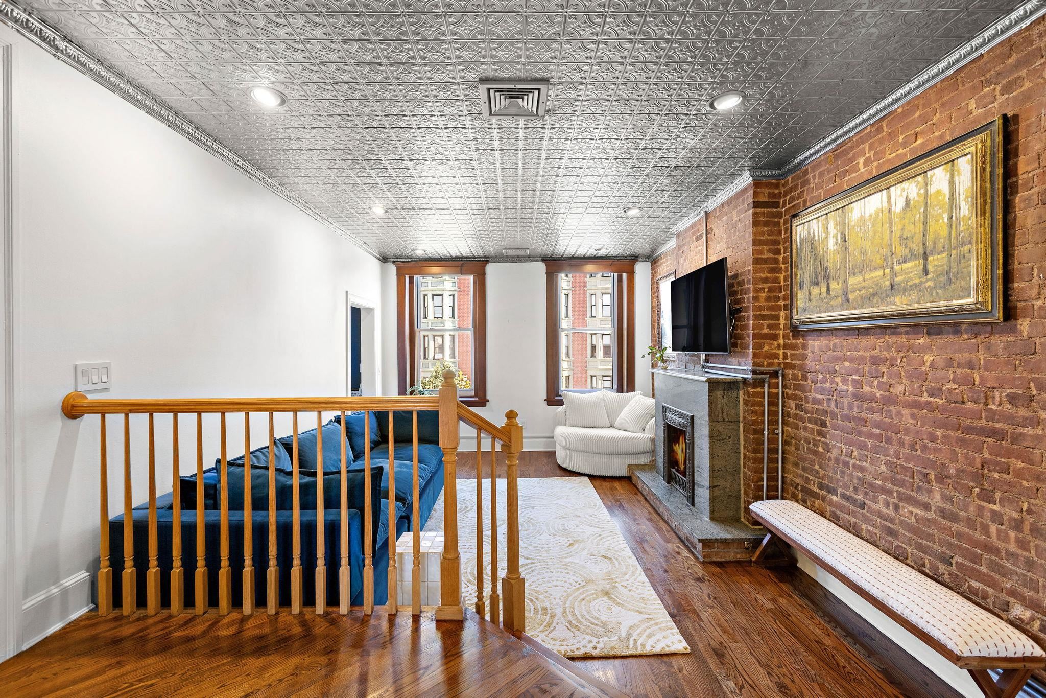 812 WASHINGTON ST Unit: 4