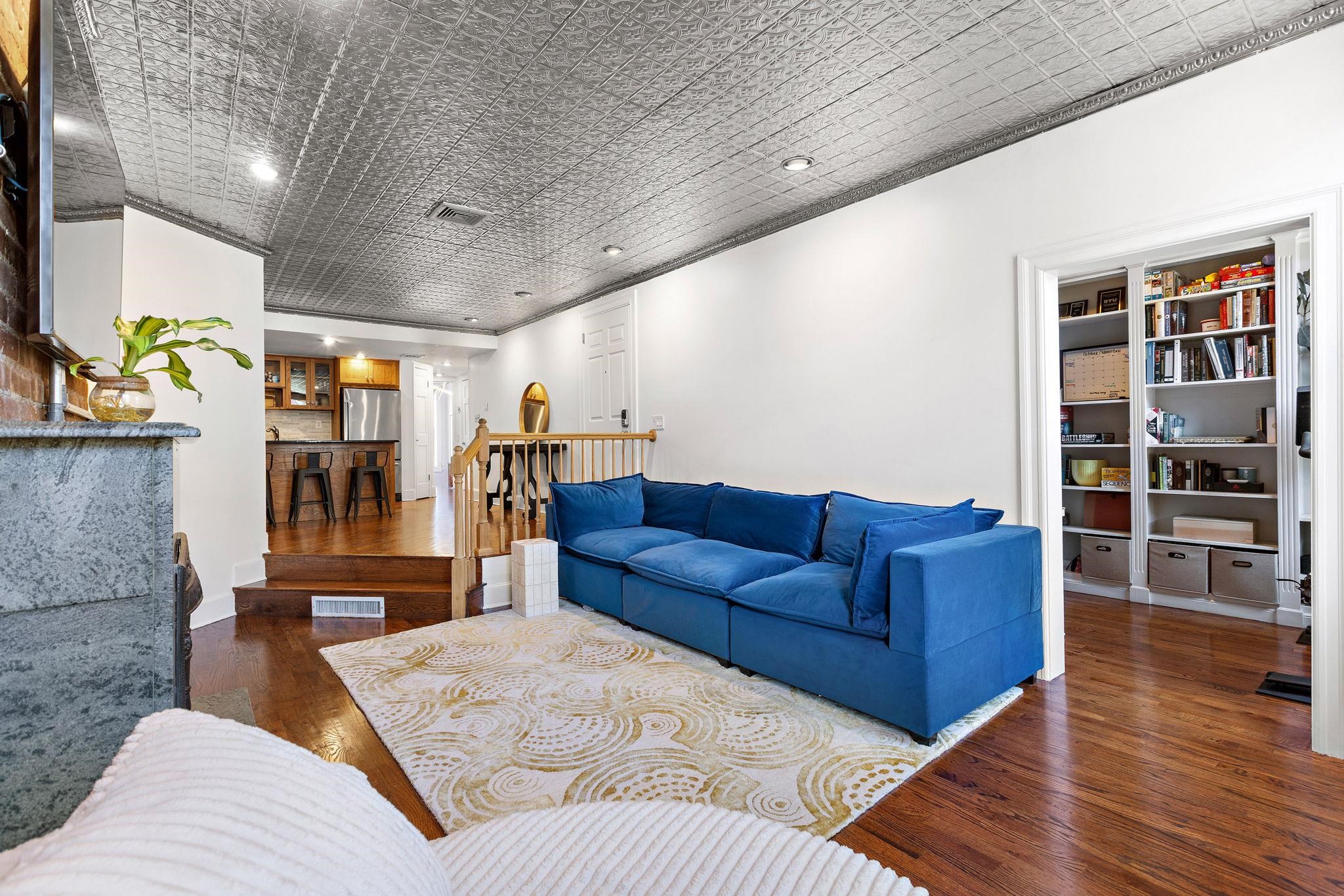 812 WASHINGTON ST Unit: 4