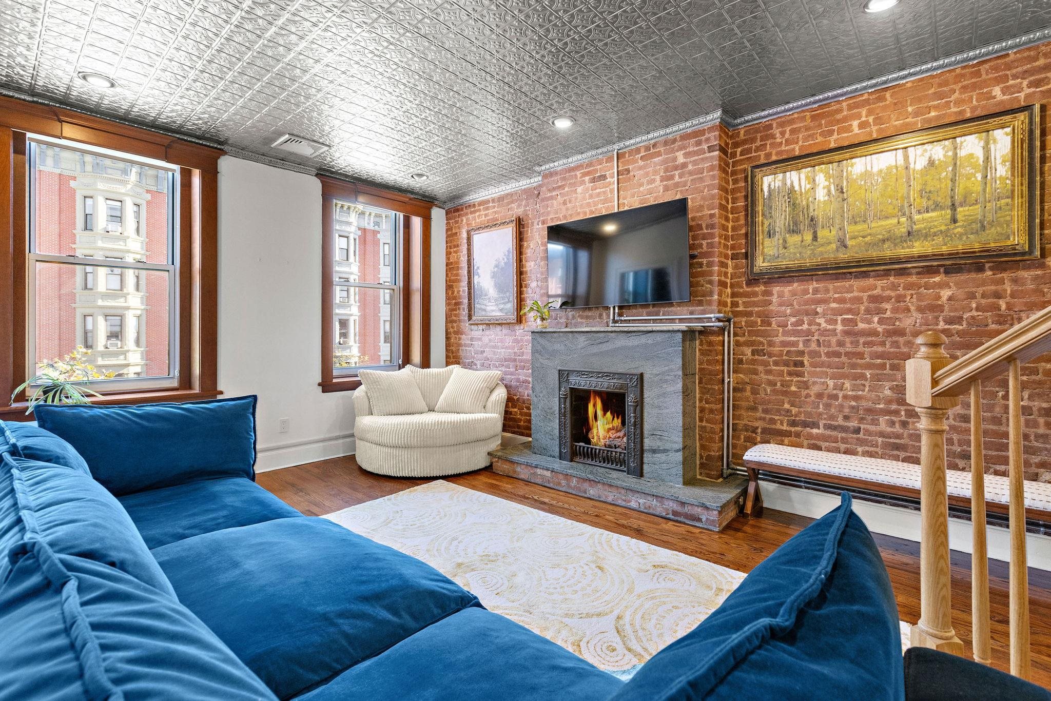 812 WASHINGTON ST Unit: 4