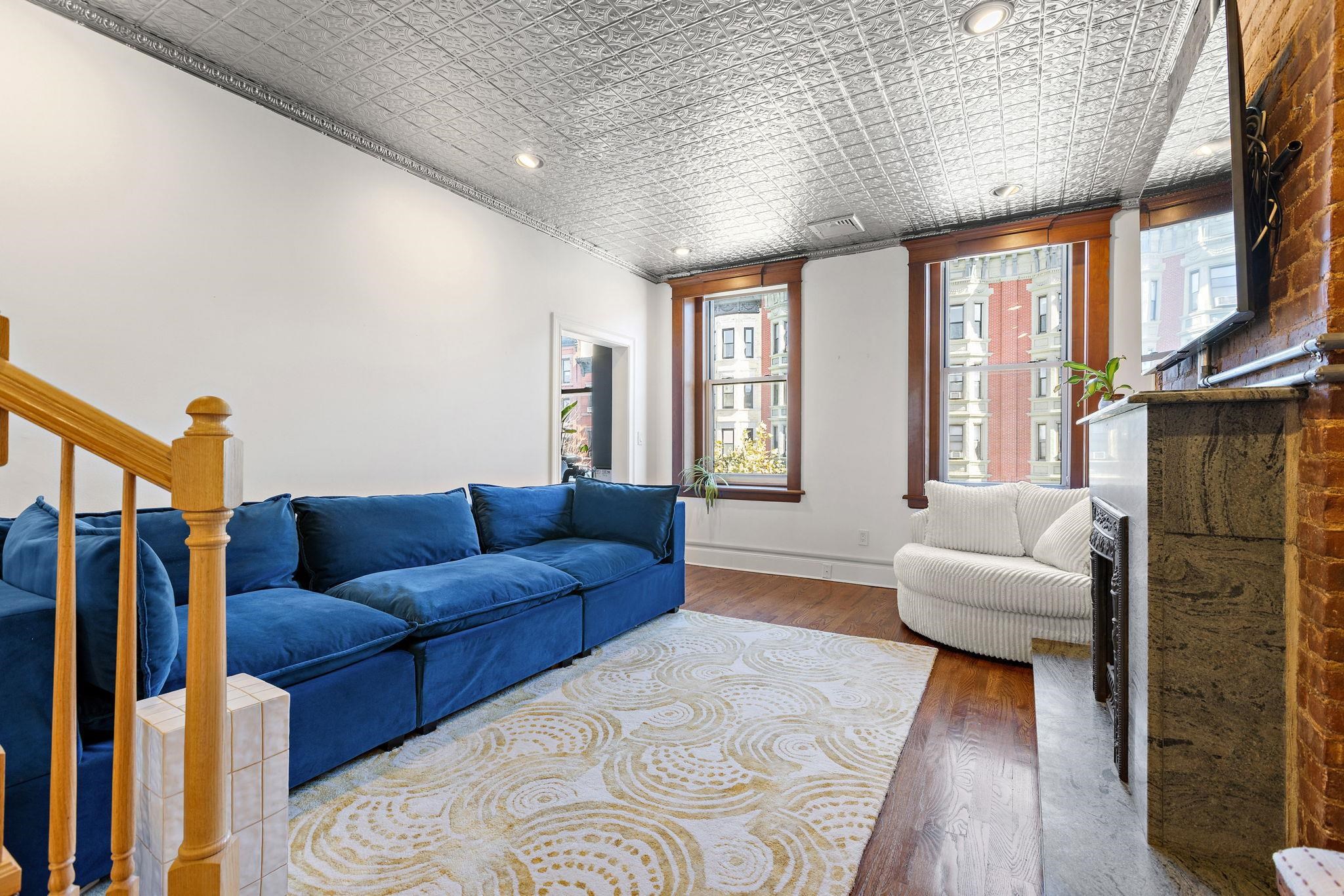 812 WASHINGTON ST Unit: 4