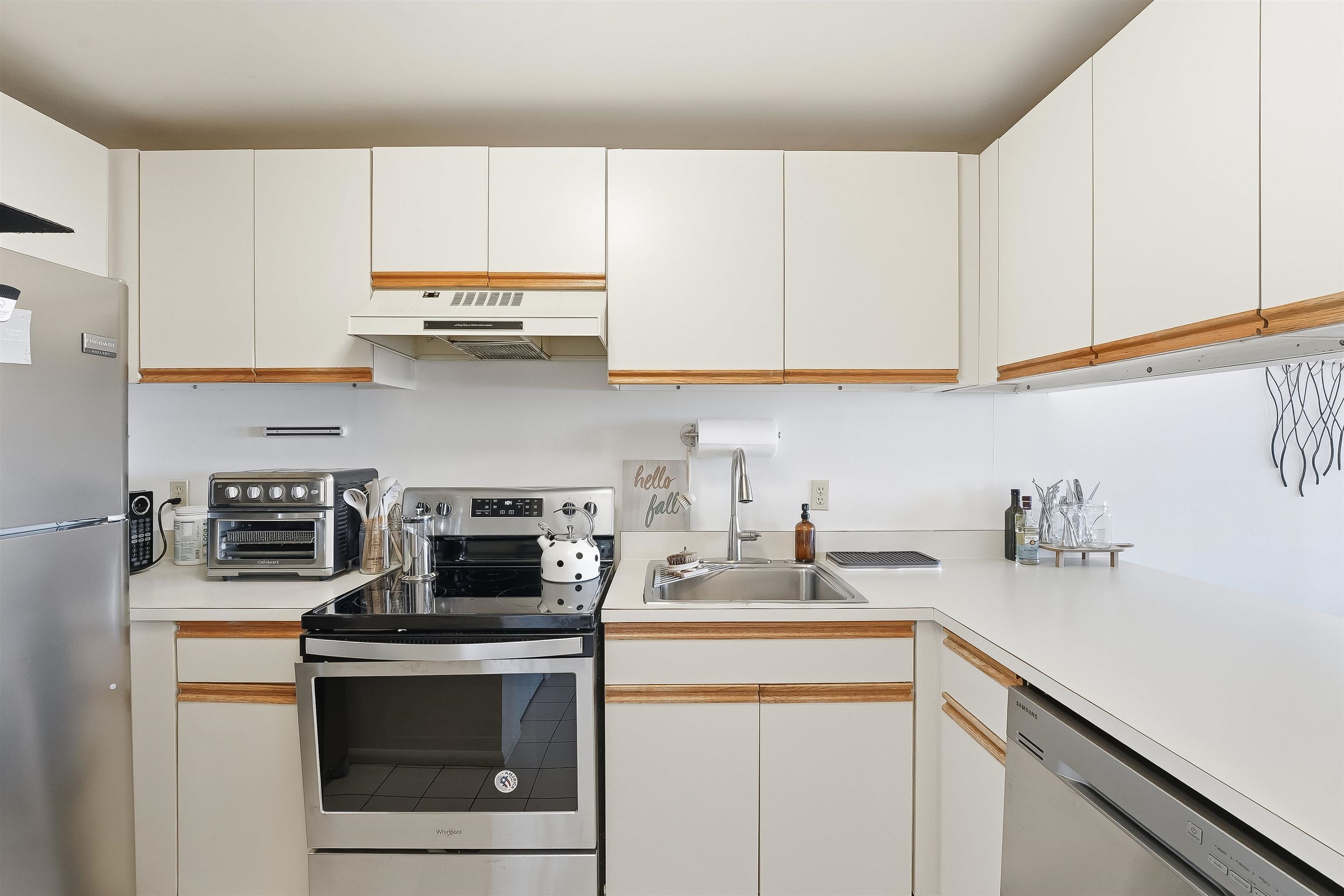 300 NEWARK ST Unit: 7D