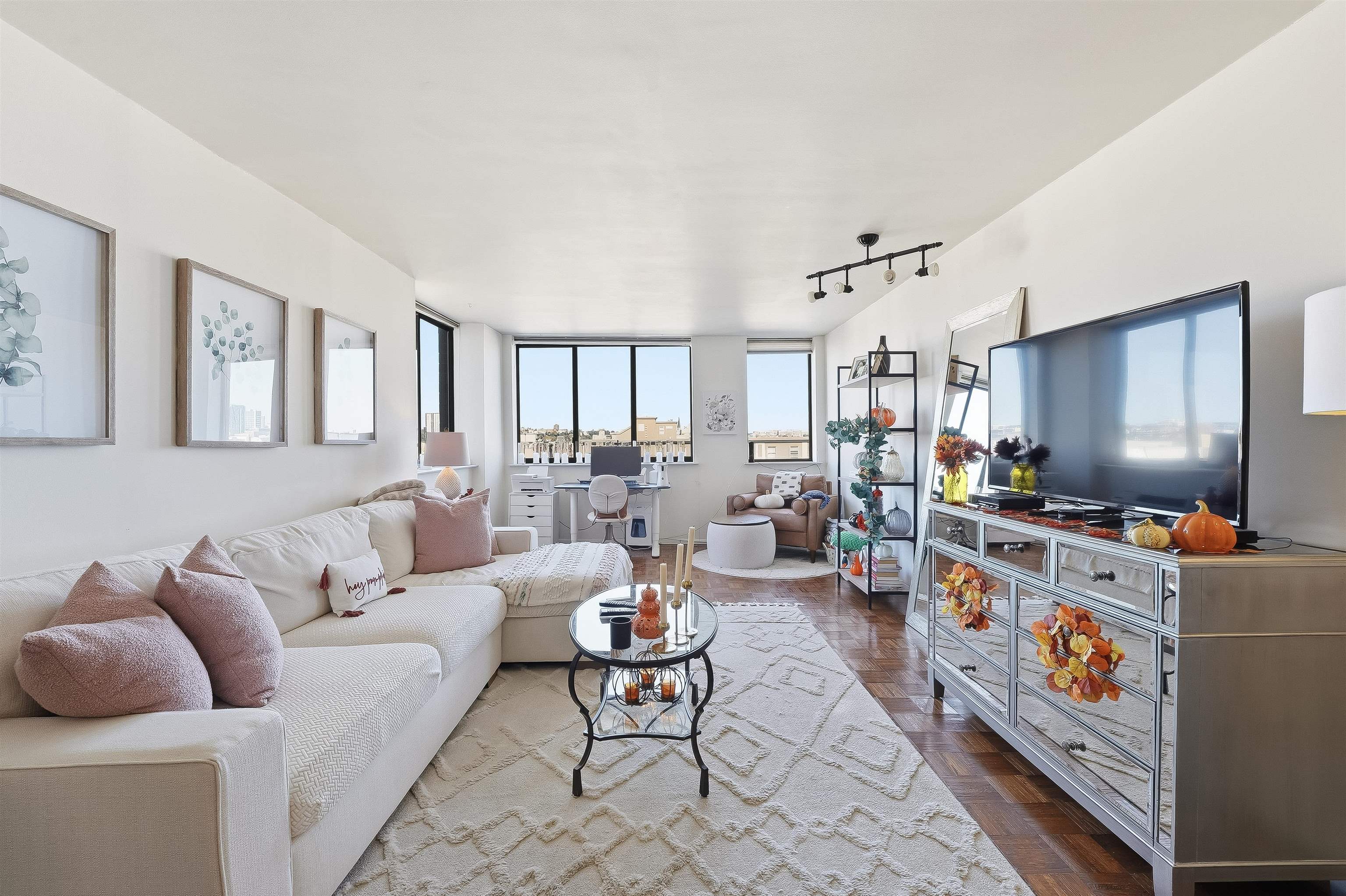 300 NEWARK ST Unit: 7D