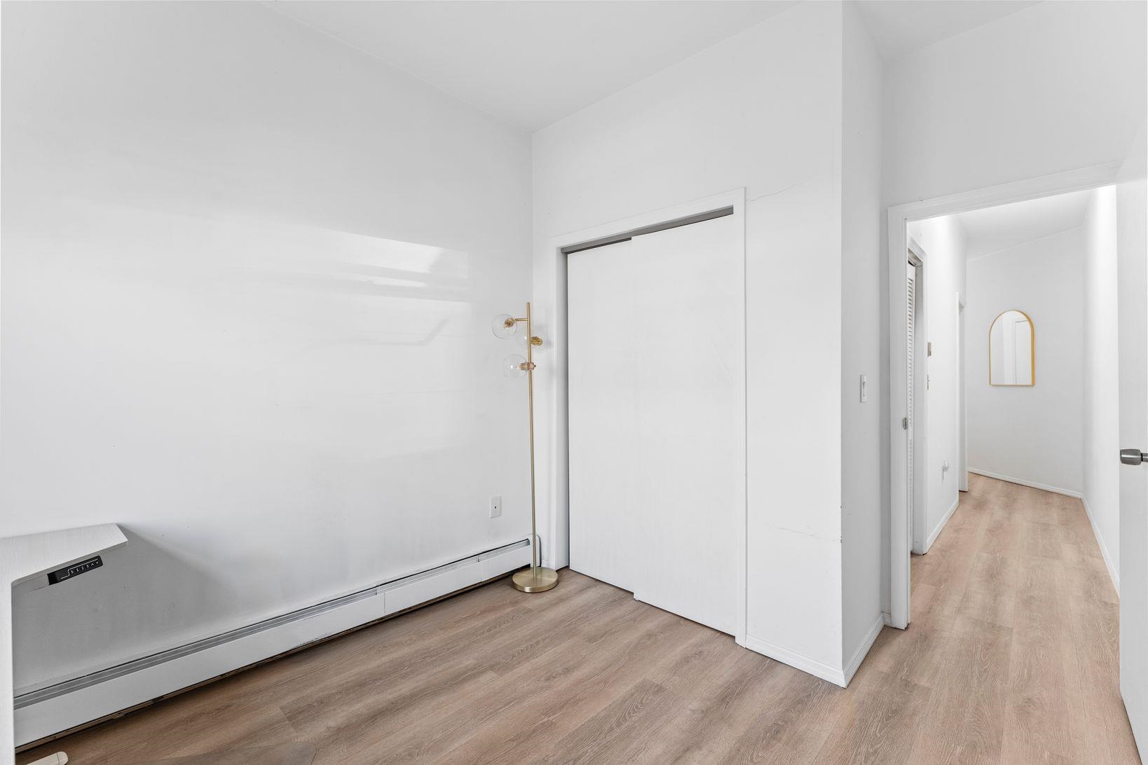 70 PARK AVE Unit: 1R