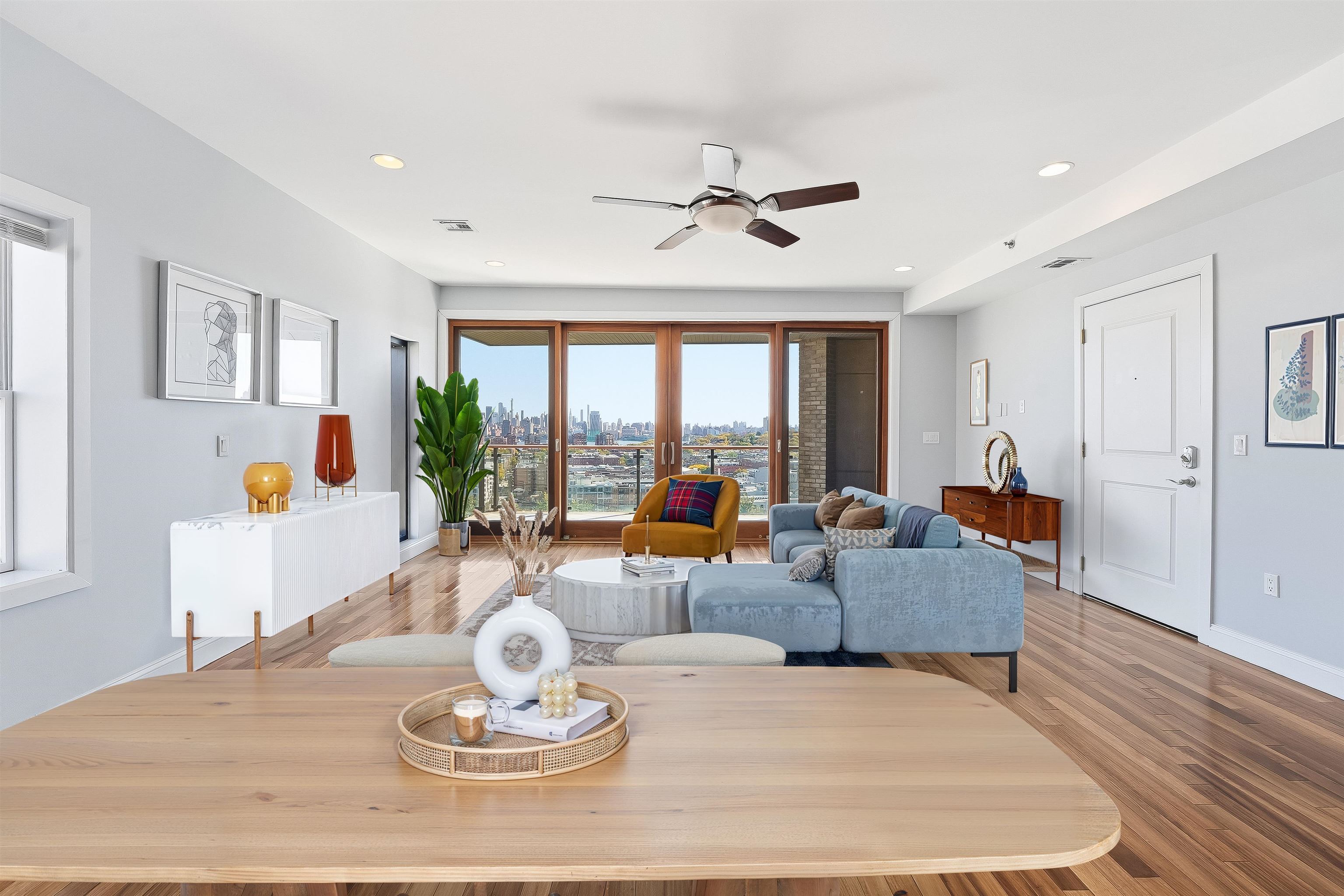 215 MANHATTAN AVE Unit: 4B