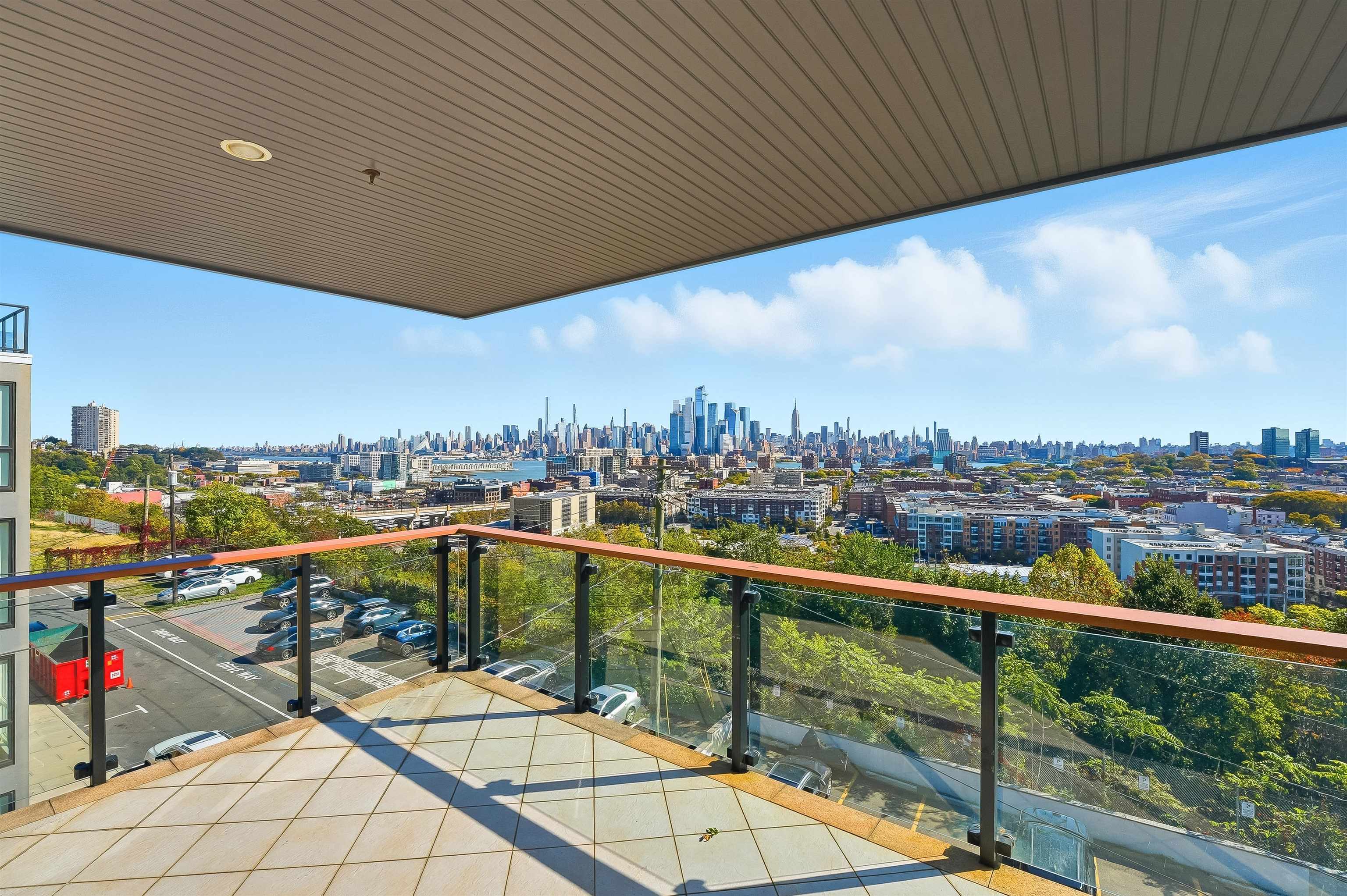 215 MANHATTAN AVE Unit: 4B