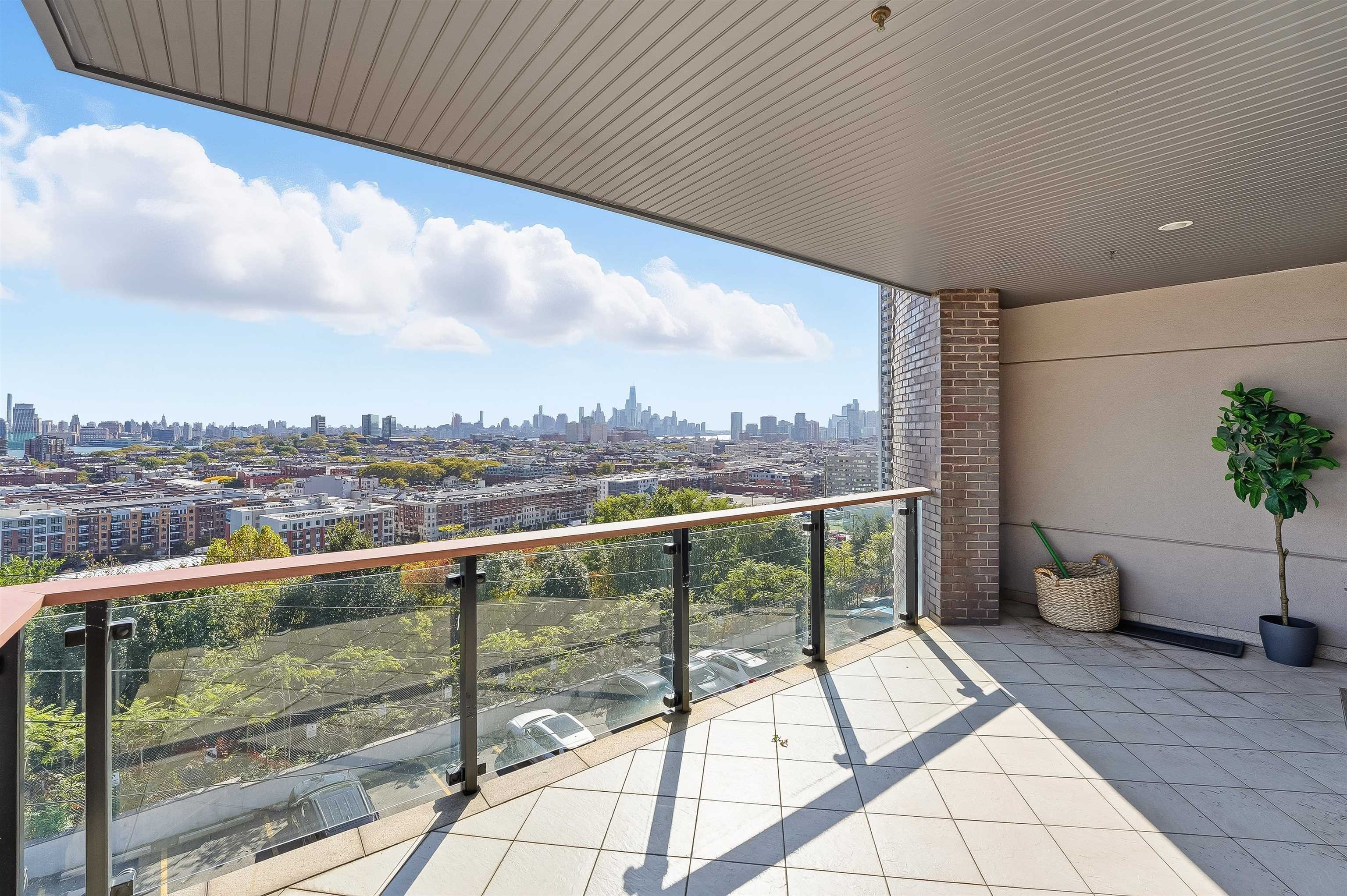 215 MANHATTAN AVE Unit: 4B