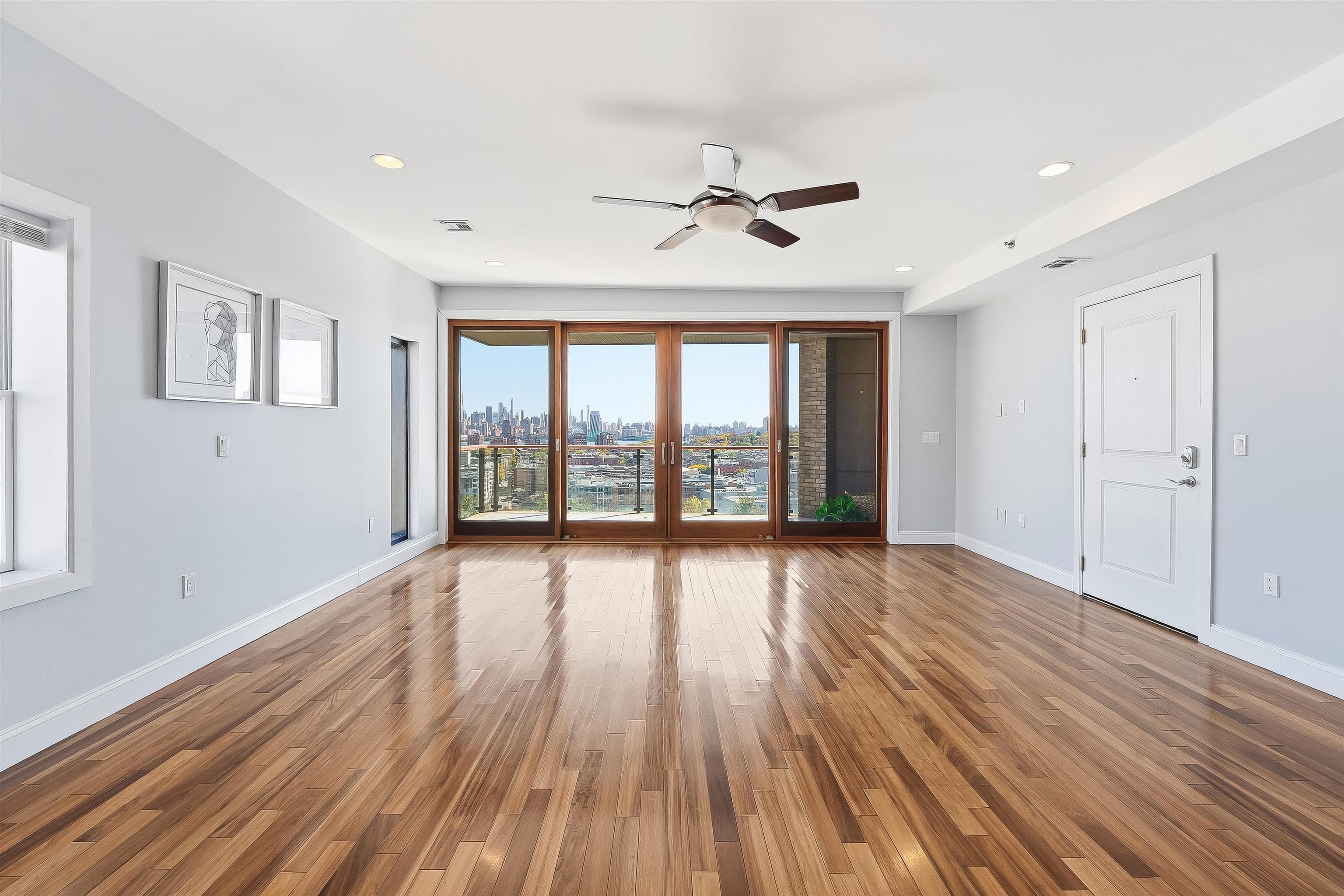 215 MANHATTAN AVE Unit: 4B