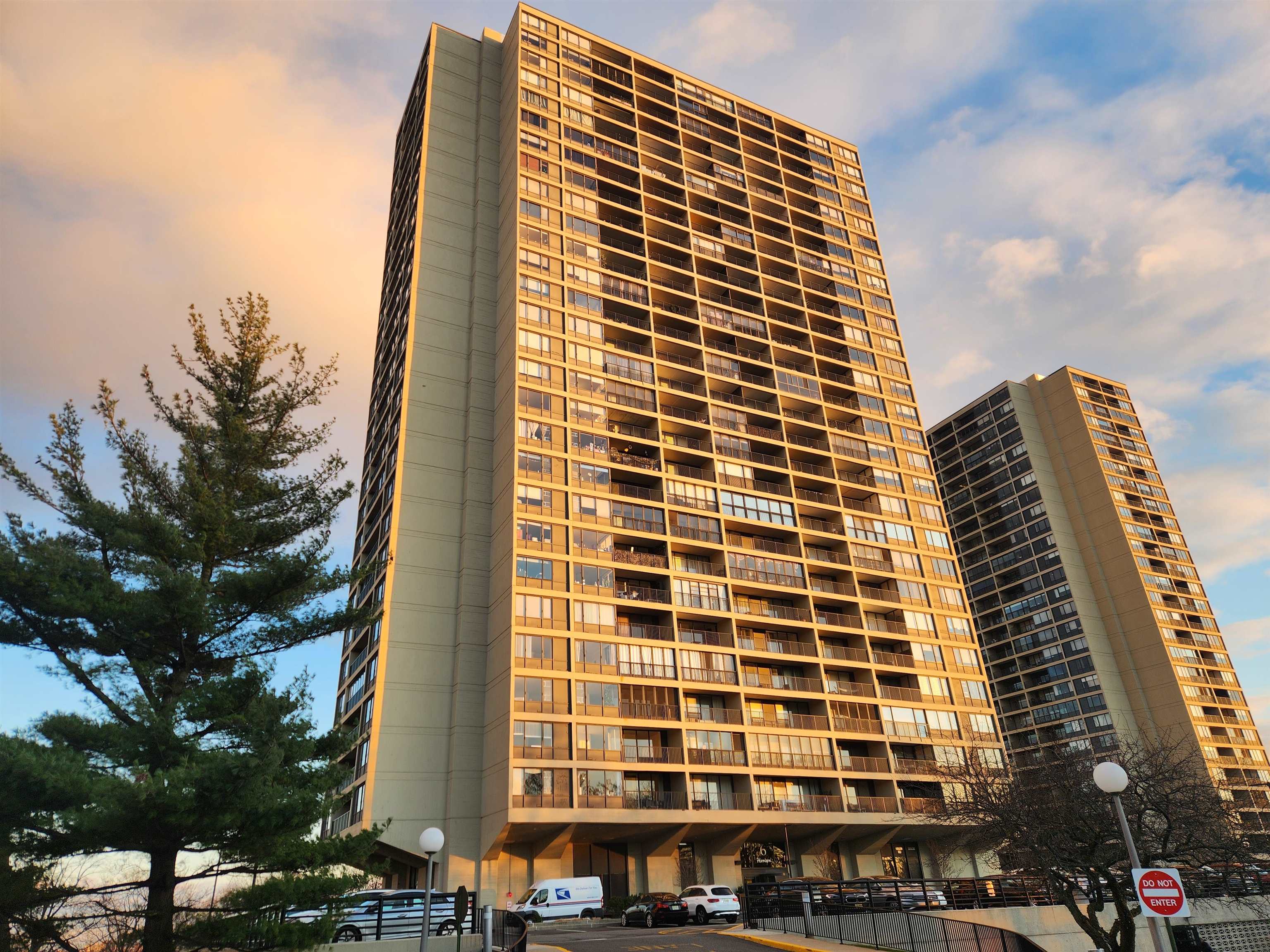 6 HORIZON RD Unit: 310