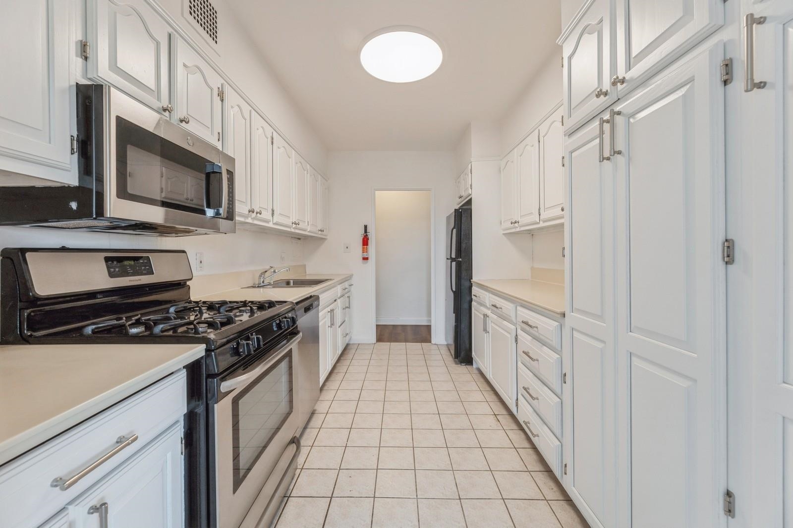 6 HORIZON RD Unit: 310