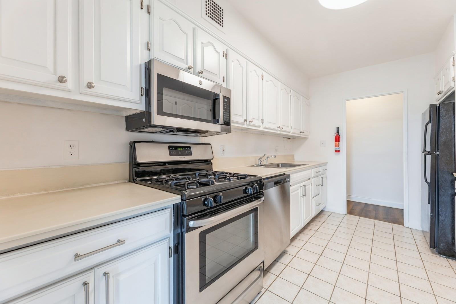 6 HORIZON RD Unit: 310