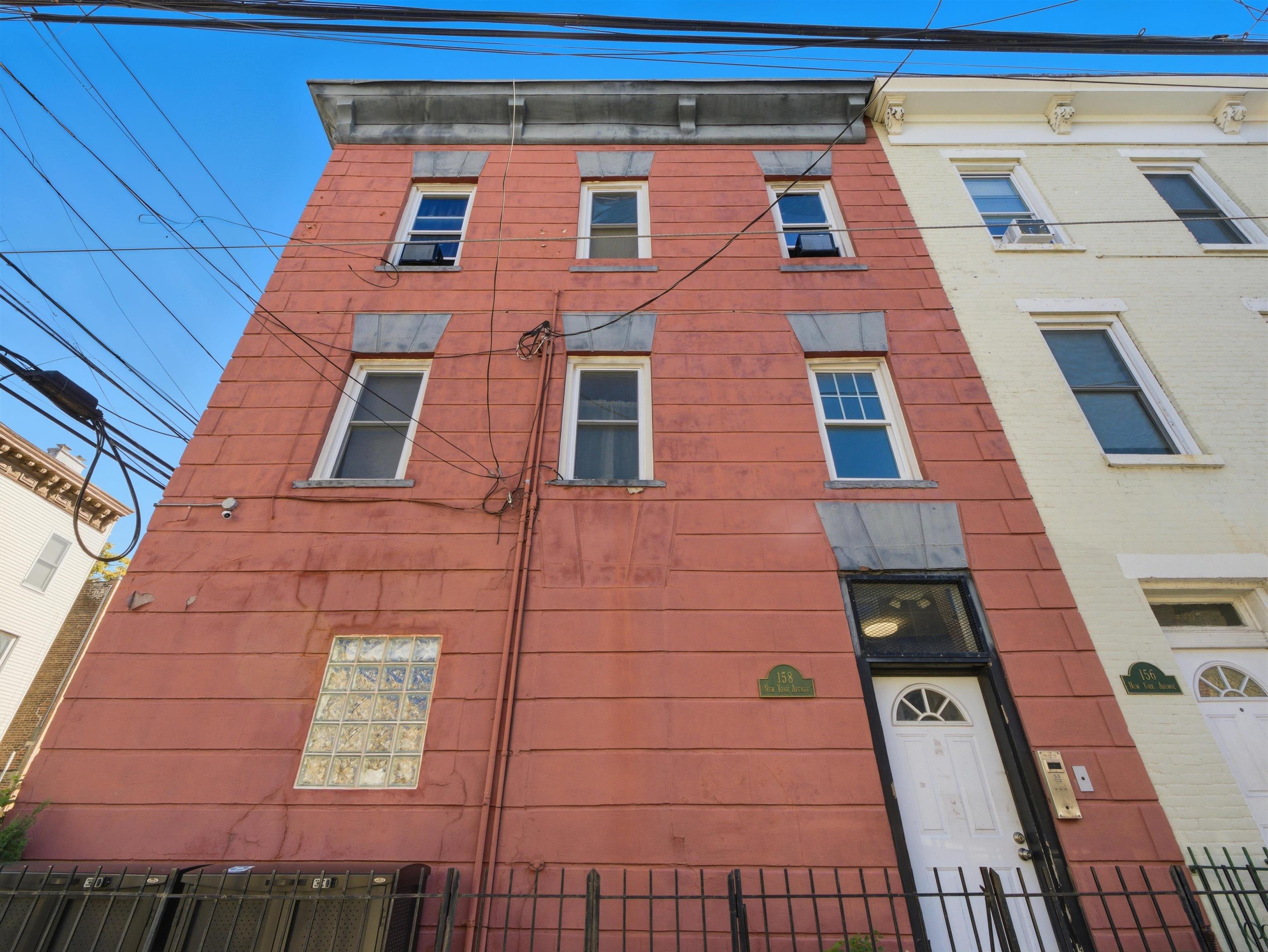 158 NEW YORK AVE Unit: 1