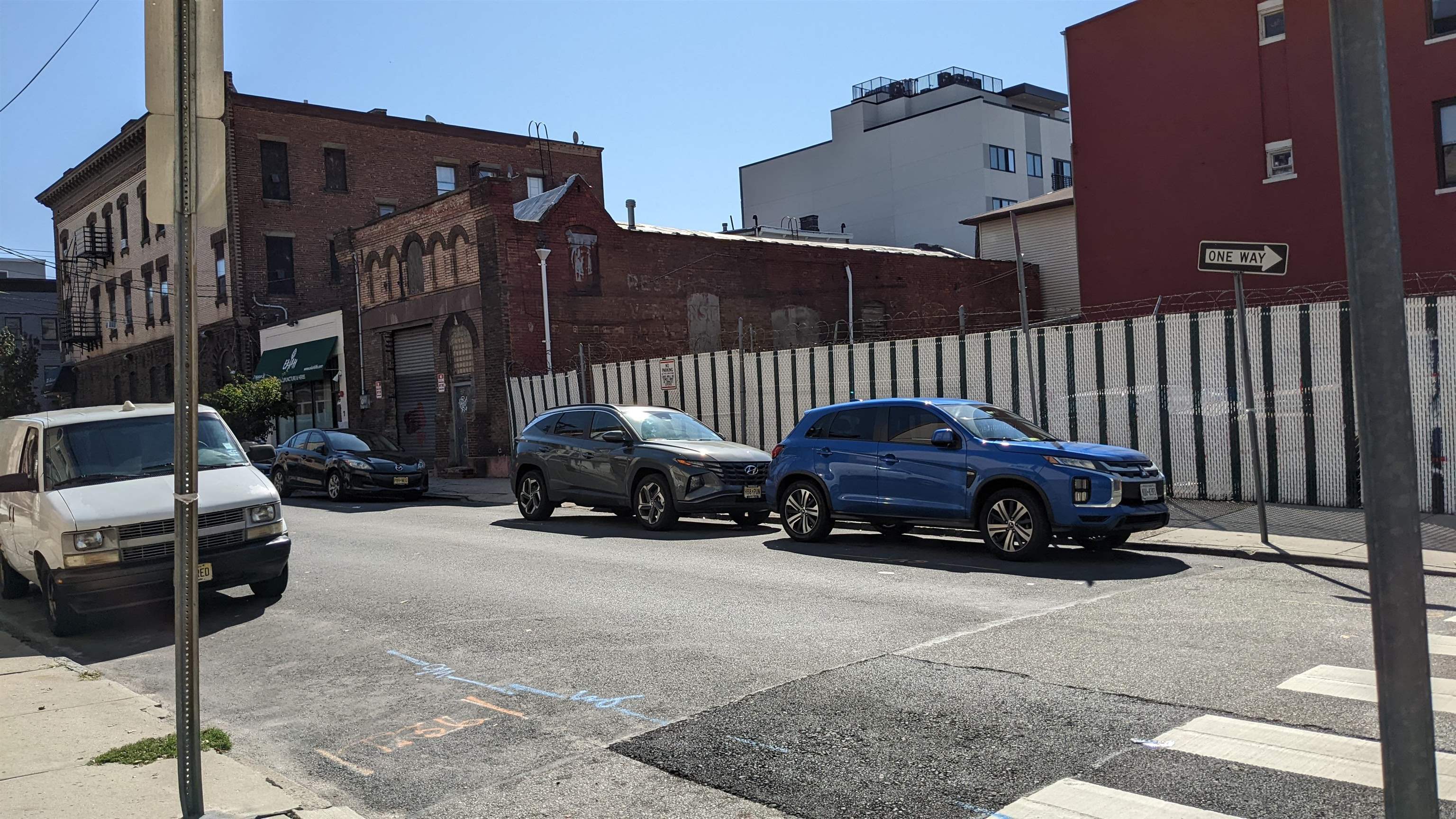 194-196 NEW YORK AVE