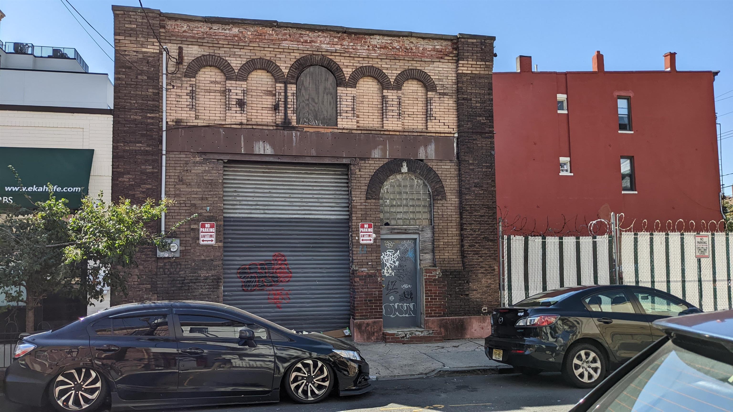 194-196 NEW YORK AVE