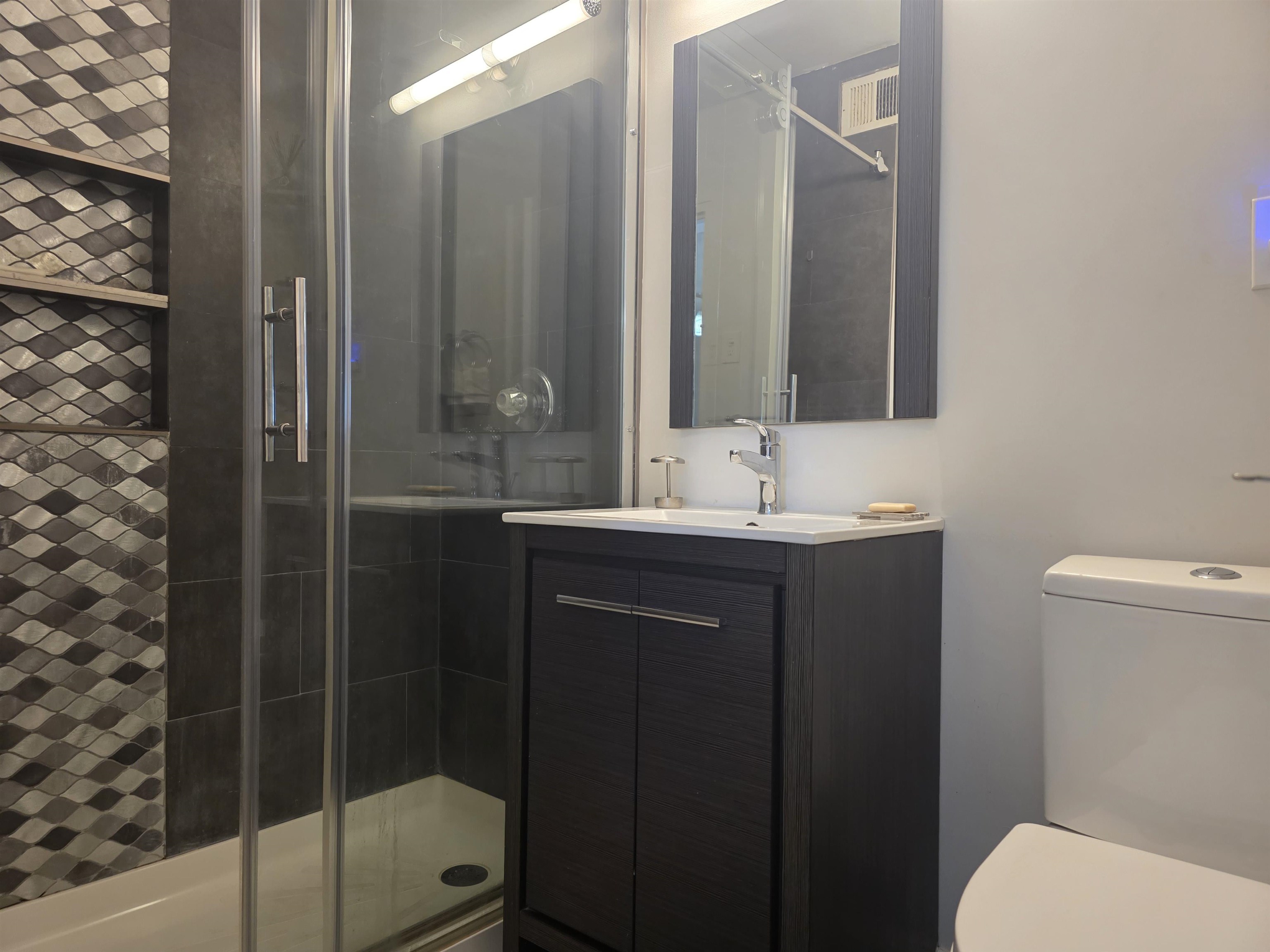 7100 BLVD EAST Unit: 11L